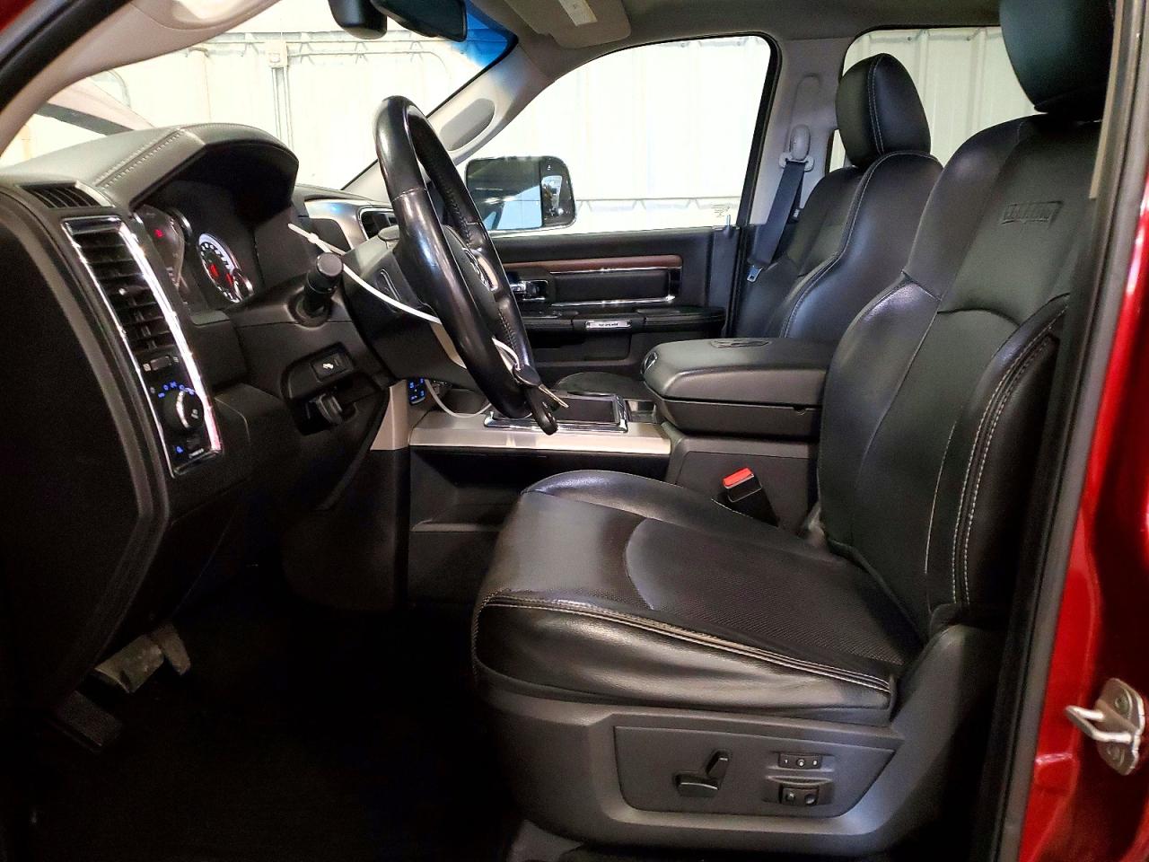2014 Ram 1500 Laramie Maroon vin: 1C6RR7VT3ES141544