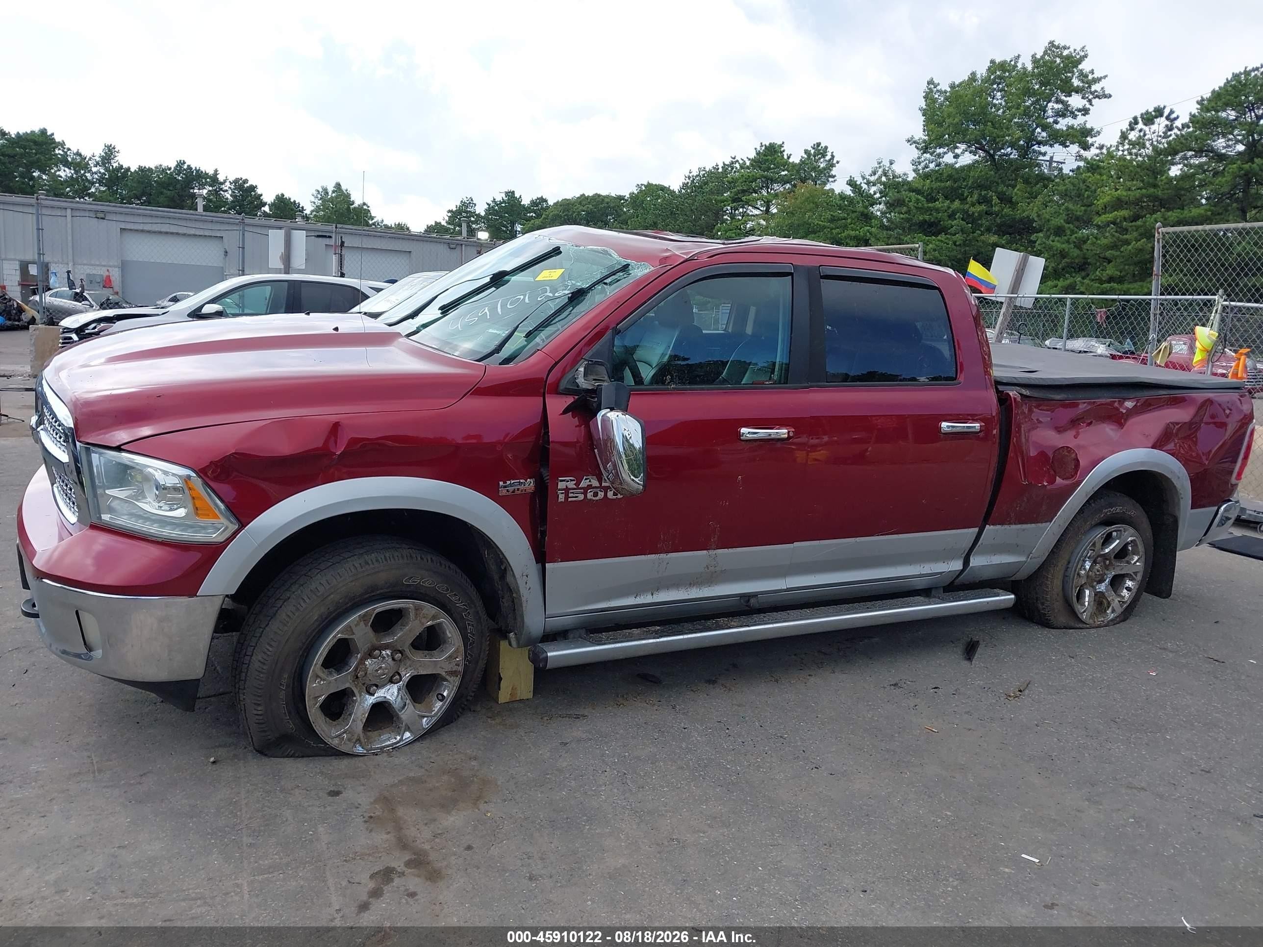 2014 Ram 1500 Laramie Red vin: 1C6RR7VT6ES118808