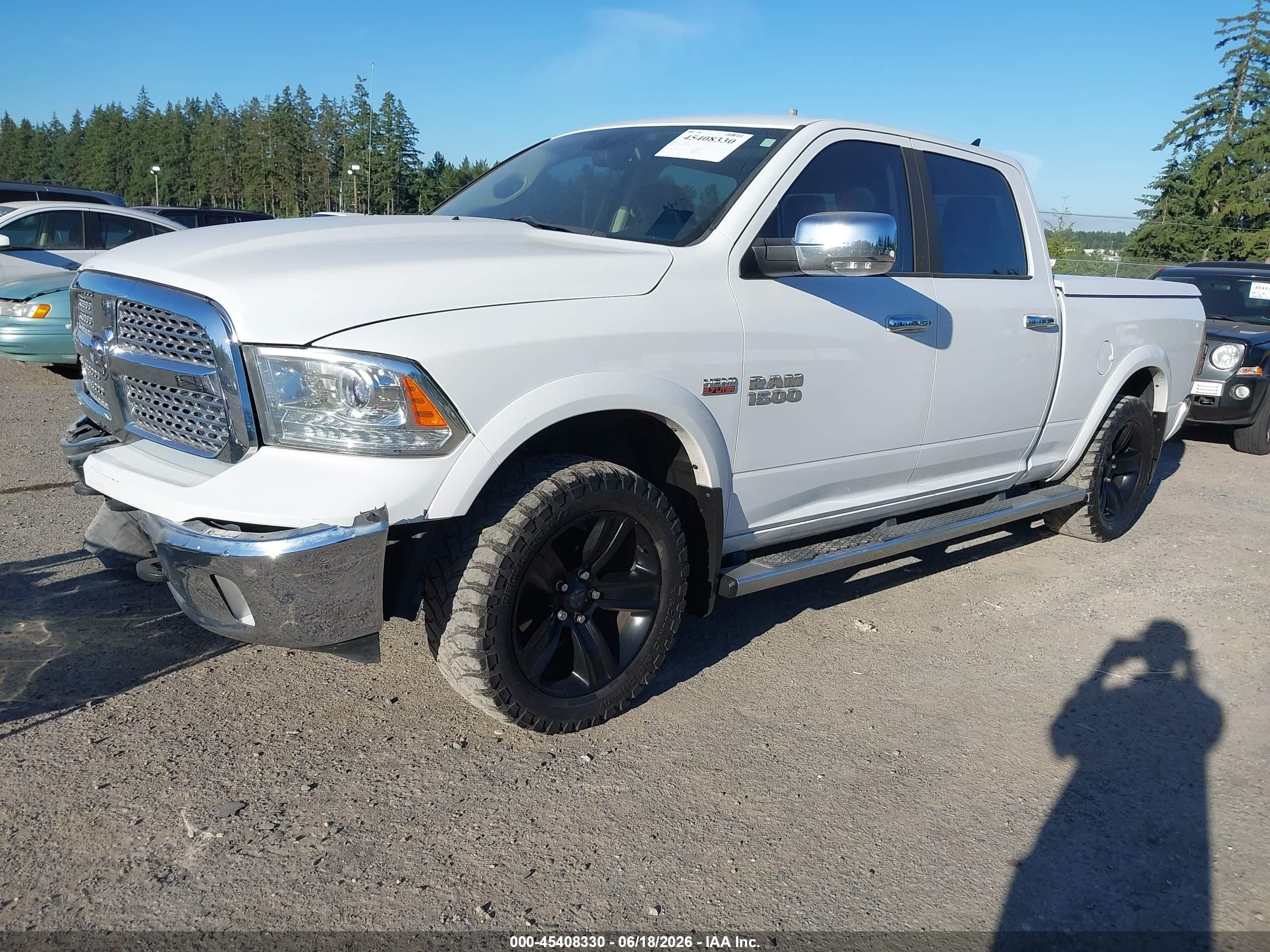 2013 Ram 1500 Laramie White vin: 1C6RR7VT9DS669474