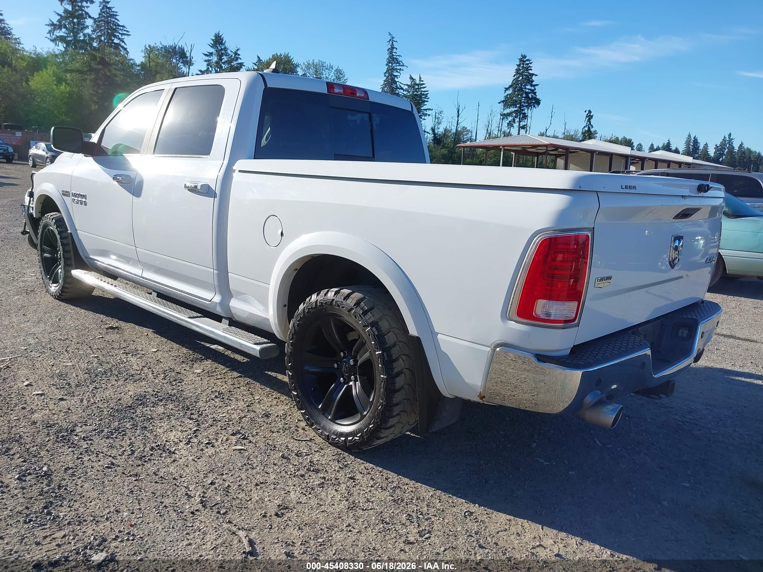 2013 Ram 1500 Laramie White vin: 1C6RR7VT9DS669474