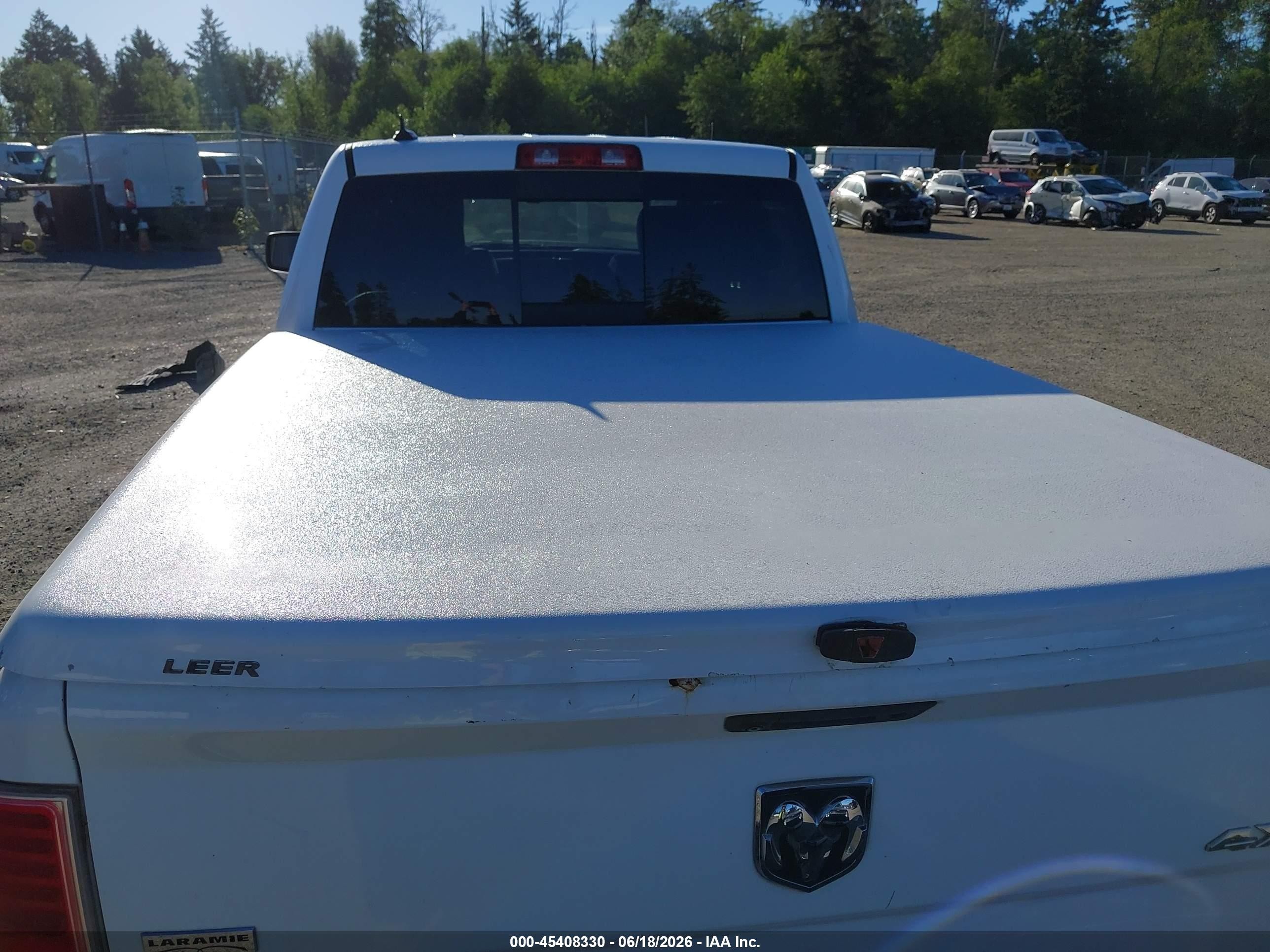 2013 Ram 1500 Laramie White vin: 1C6RR7VT9DS669474