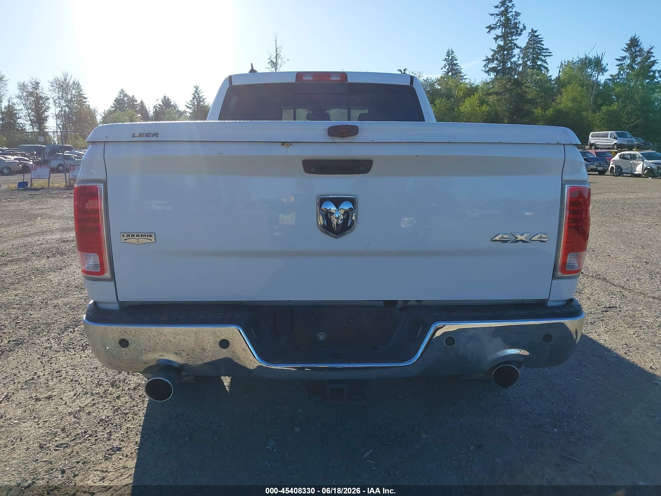 2013 Ram 1500 Laramie White vin: 1C6RR7VT9DS669474