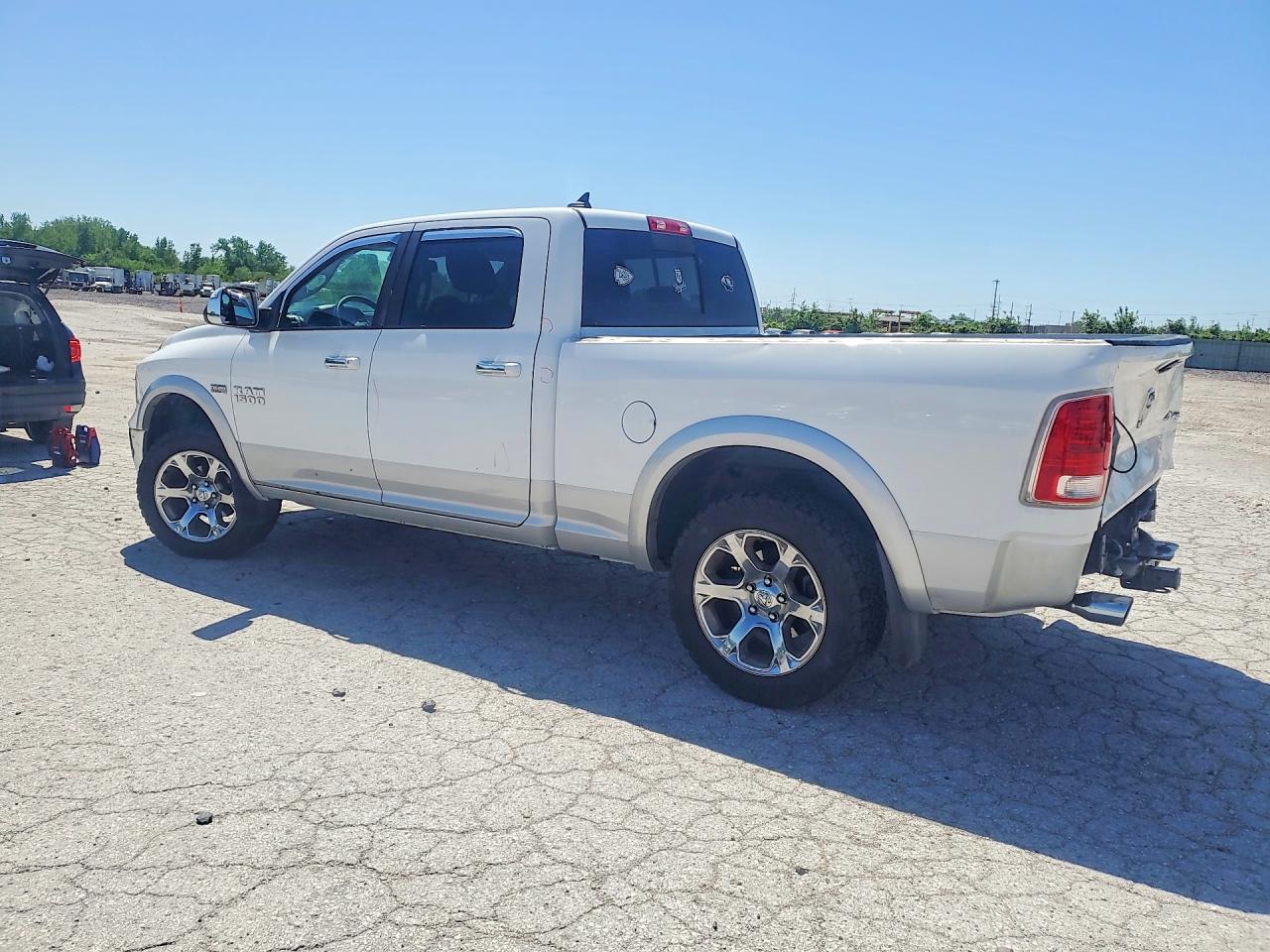 2014 Ram 1500 Laramie White vin: 1C6RR7VTXES144294