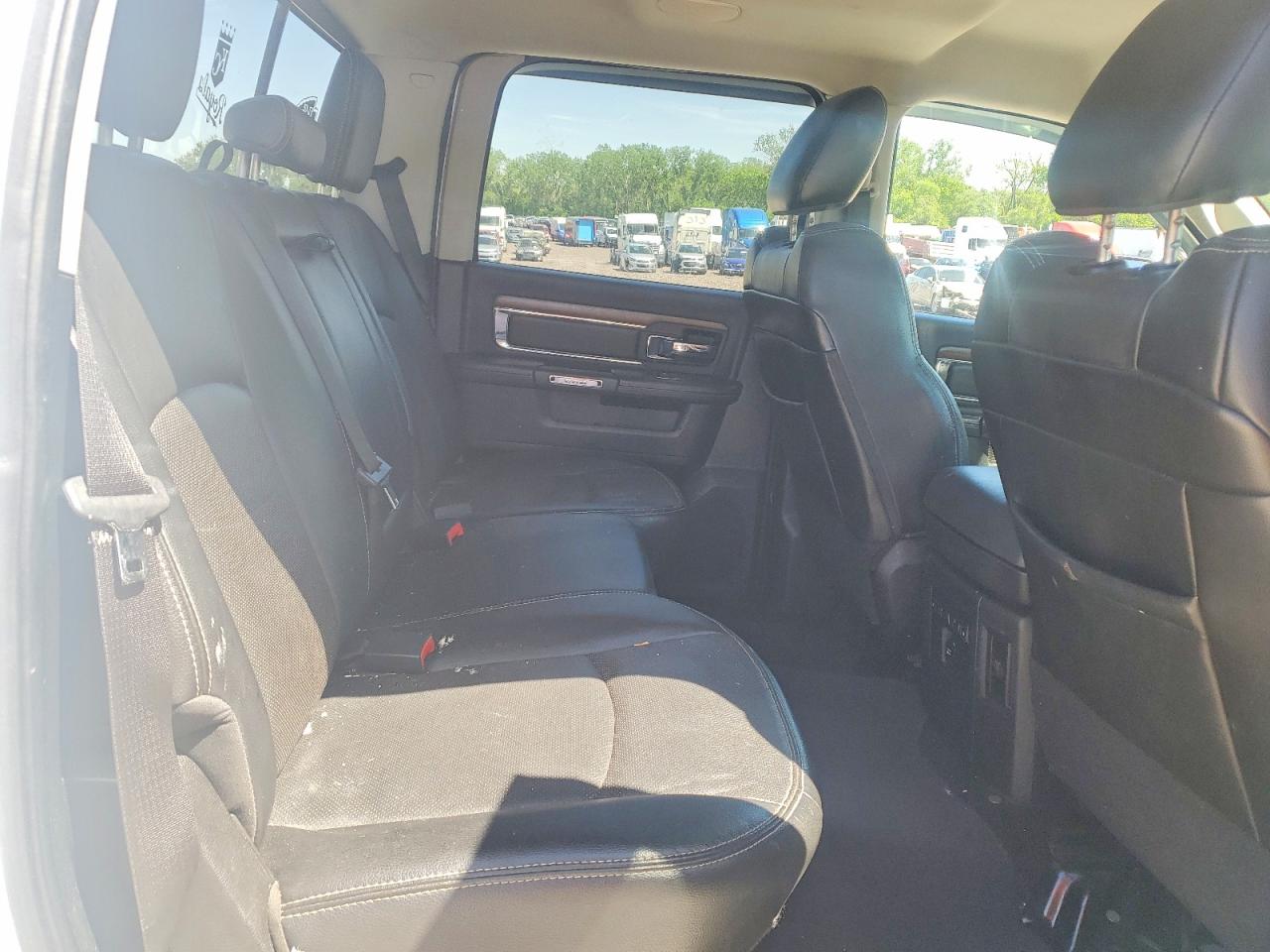 2014 Ram 1500 Laramie White vin: 1C6RR7VTXES144294