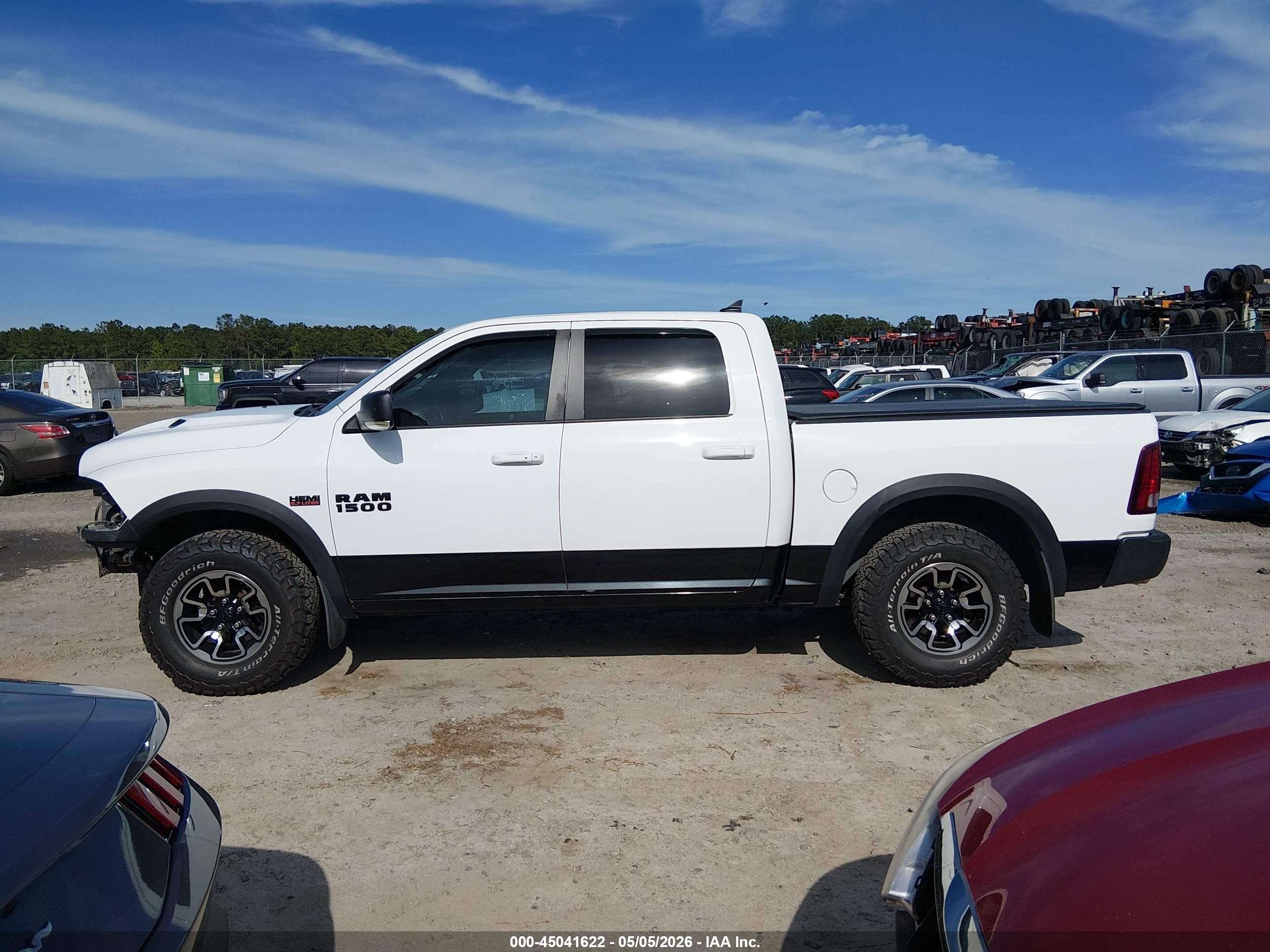 2016 Ram 1500 Rebel Белый vin: 1C6RR7YT0GS127115