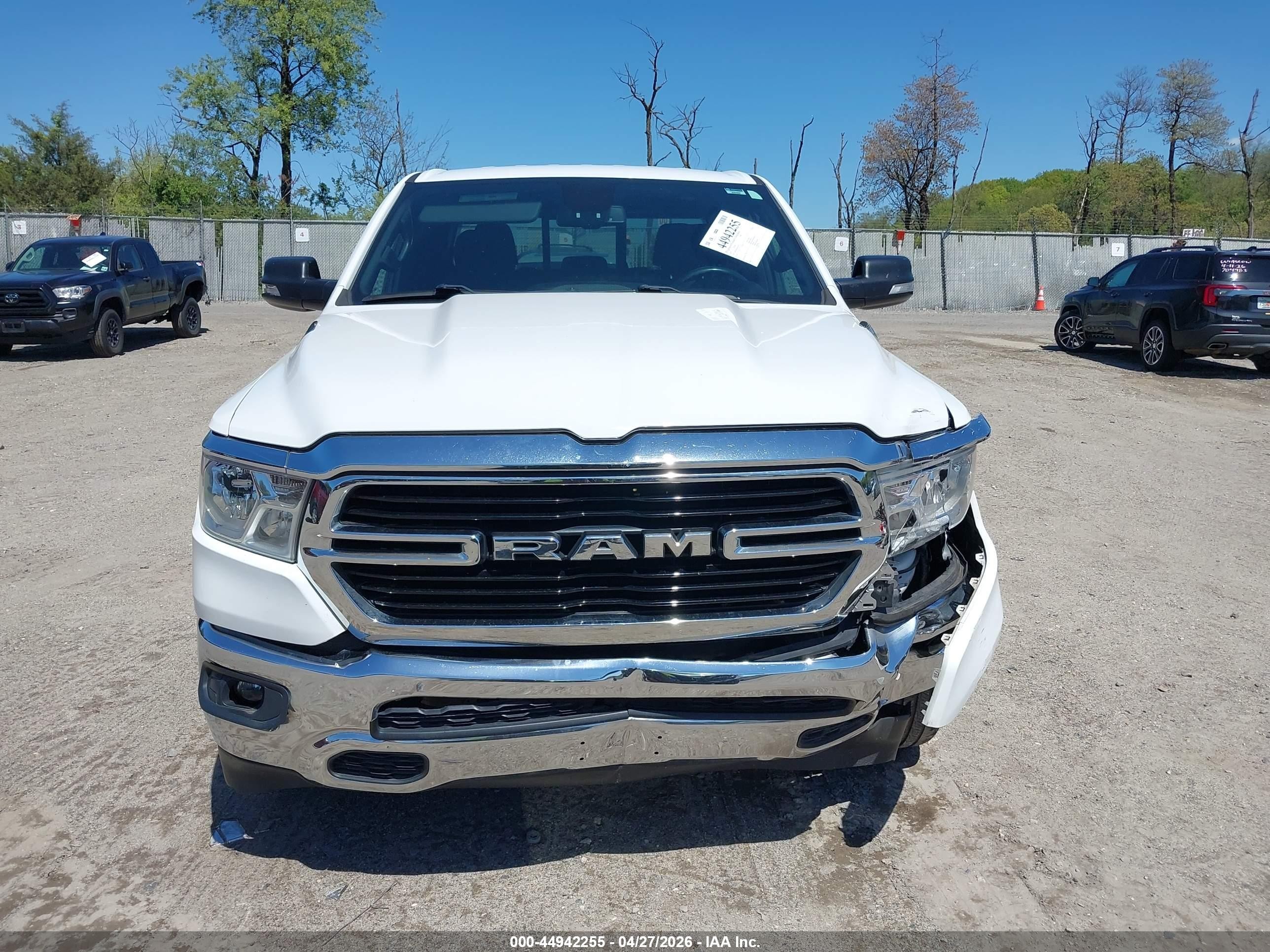 2019 Ram 1500 Big Horn/lone Star  4x2 6'4 Box Белый vin: 1C6RREBG0KN655552