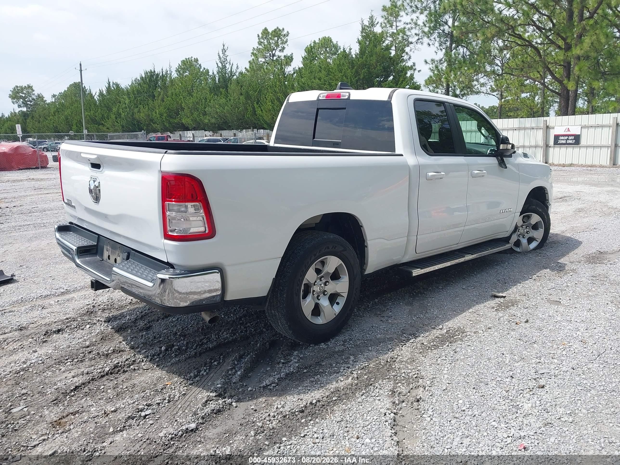 2022 Ram 1500 Big Horn  4x2 6'4 Box White vin: 1C6RREBG2NN197100