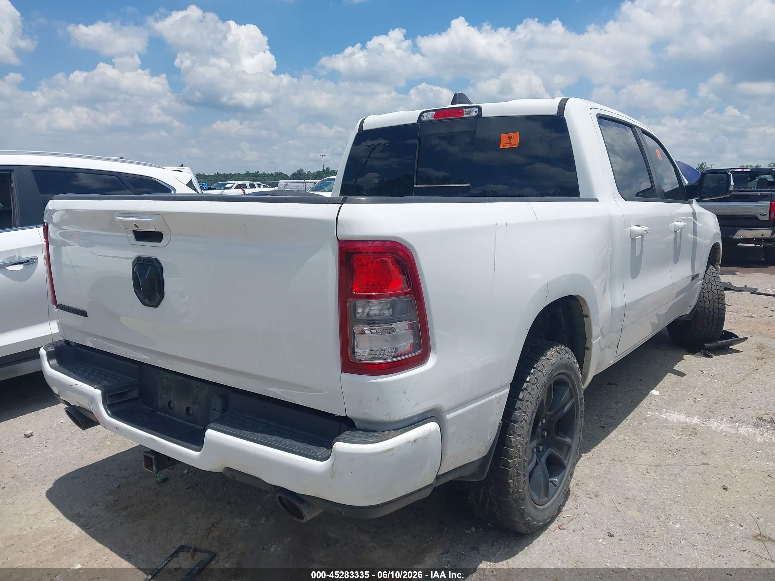 2020 Ram 1500 Big Horn  4x2 5'7 Box White vin: 1C6RREFT0LN186553