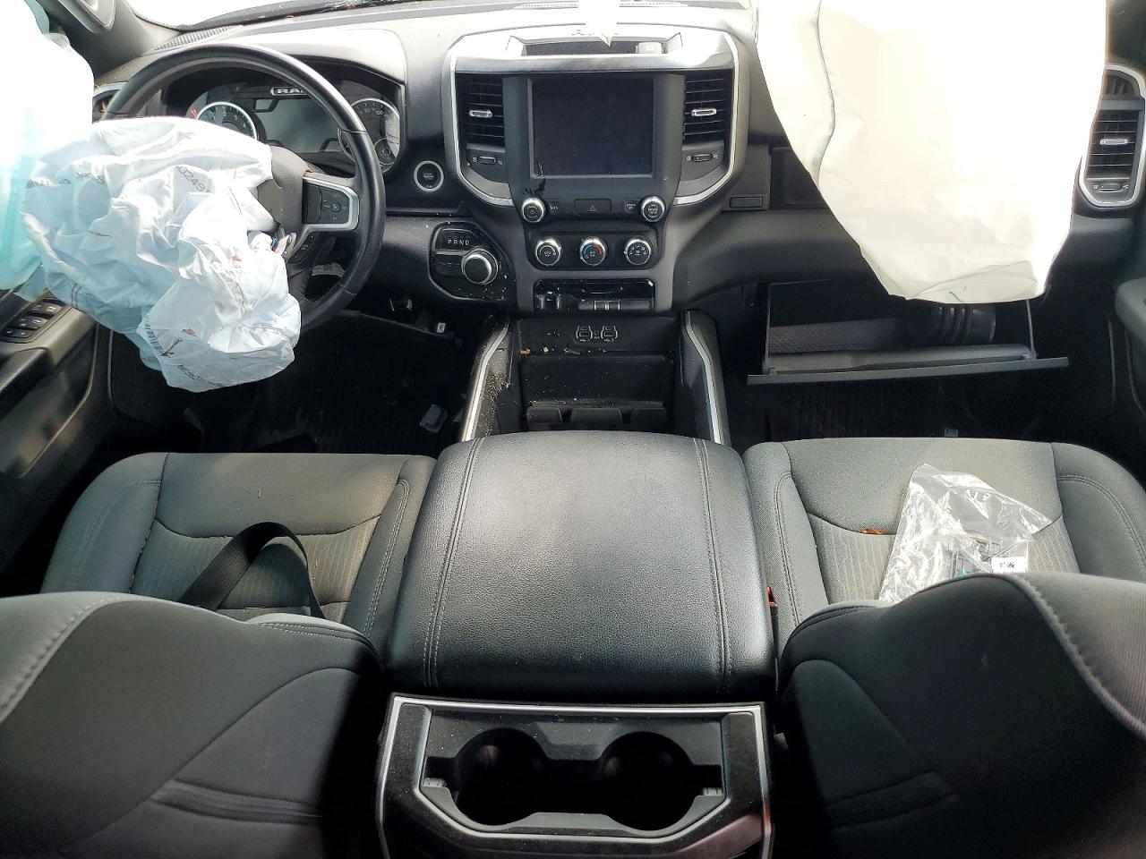2022 Ram 1500 Big Horn Серебряный vin: 1C6RREFT2NN292005