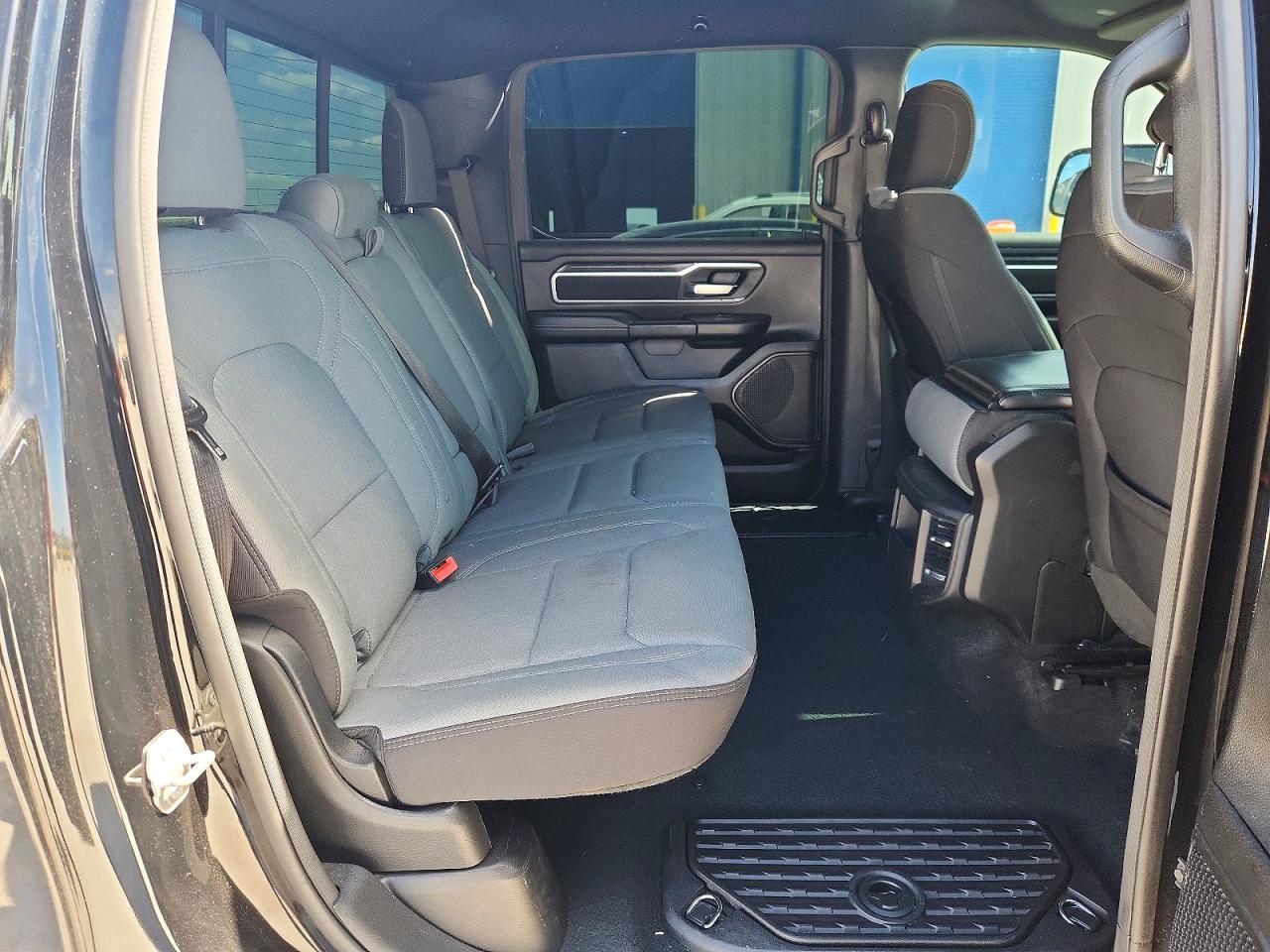 2023 Ram 1500 Big Horn/lone Star Черный vin: 1C6RREFT7PN619582