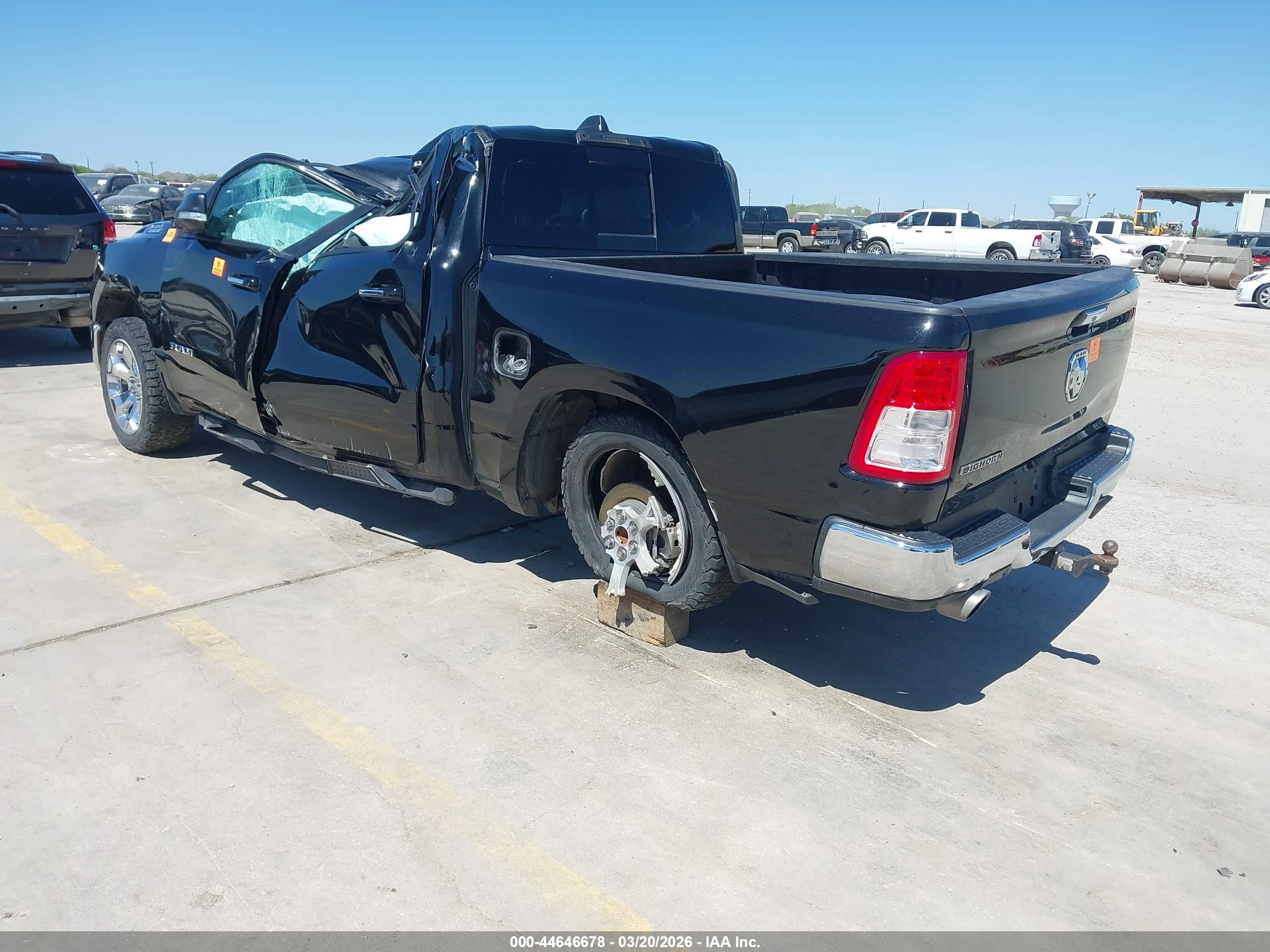 2020 Ram 1500 Big Horn  4x2 5'7 Box Черный vin: 1C6RREFT9LN238469