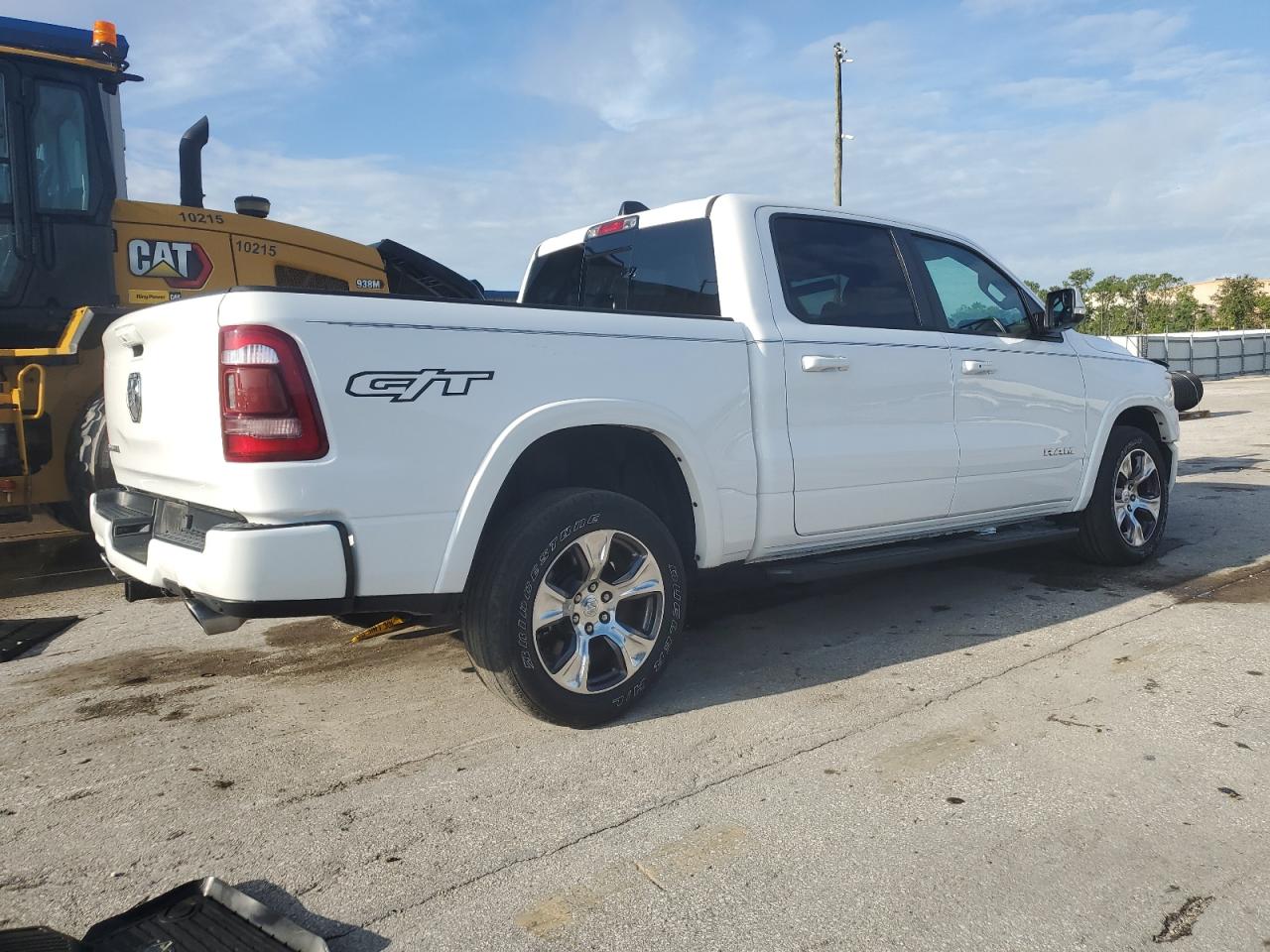 2022 Ram 1500 Laramie Белый vin: 1C6RREJT6NN217993