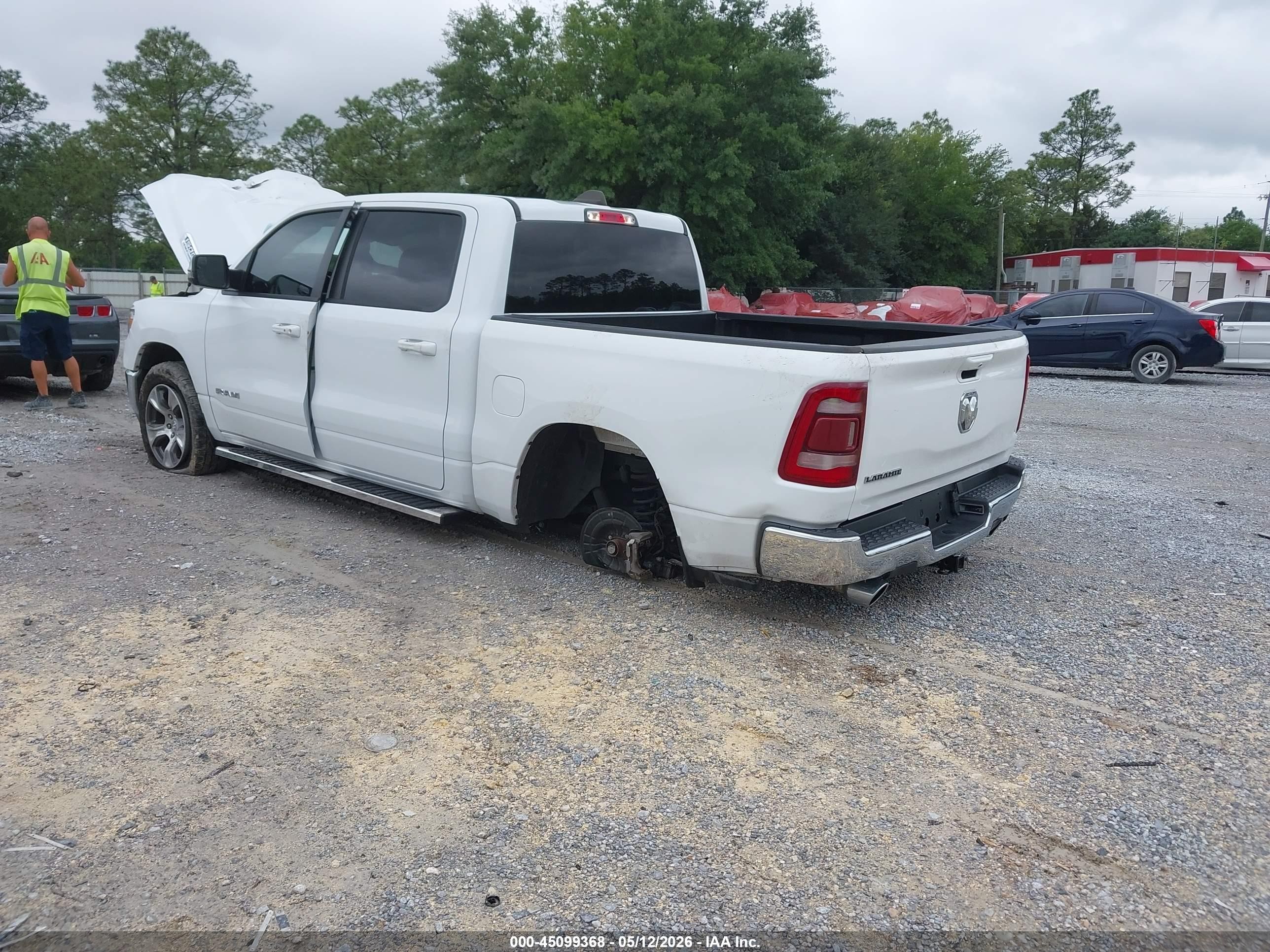 2024 Ram 1500   White vin: 1C6RREJT7RN218611