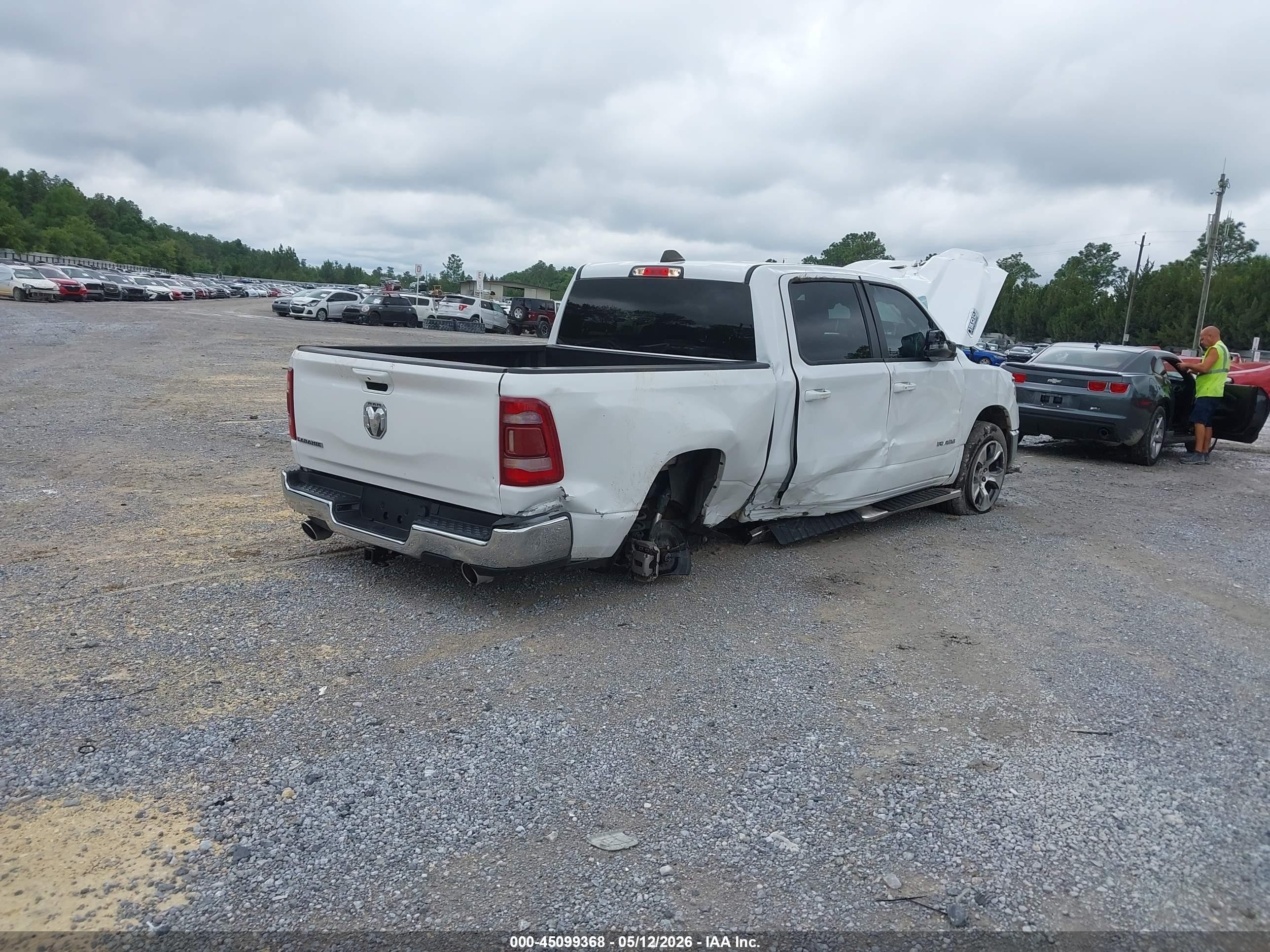 2024 Ram 1500   White vin: 1C6RREJT7RN218611