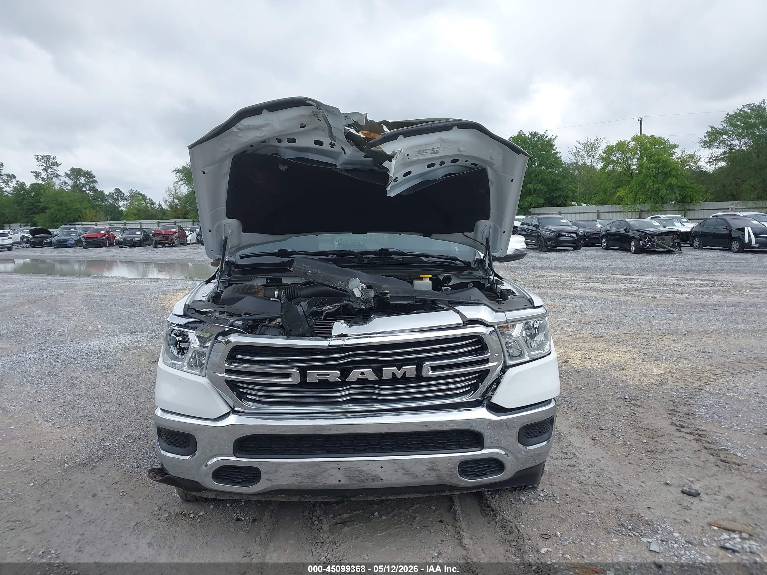 2024 Ram 1500   White vin: 1C6RREJT7RN218611