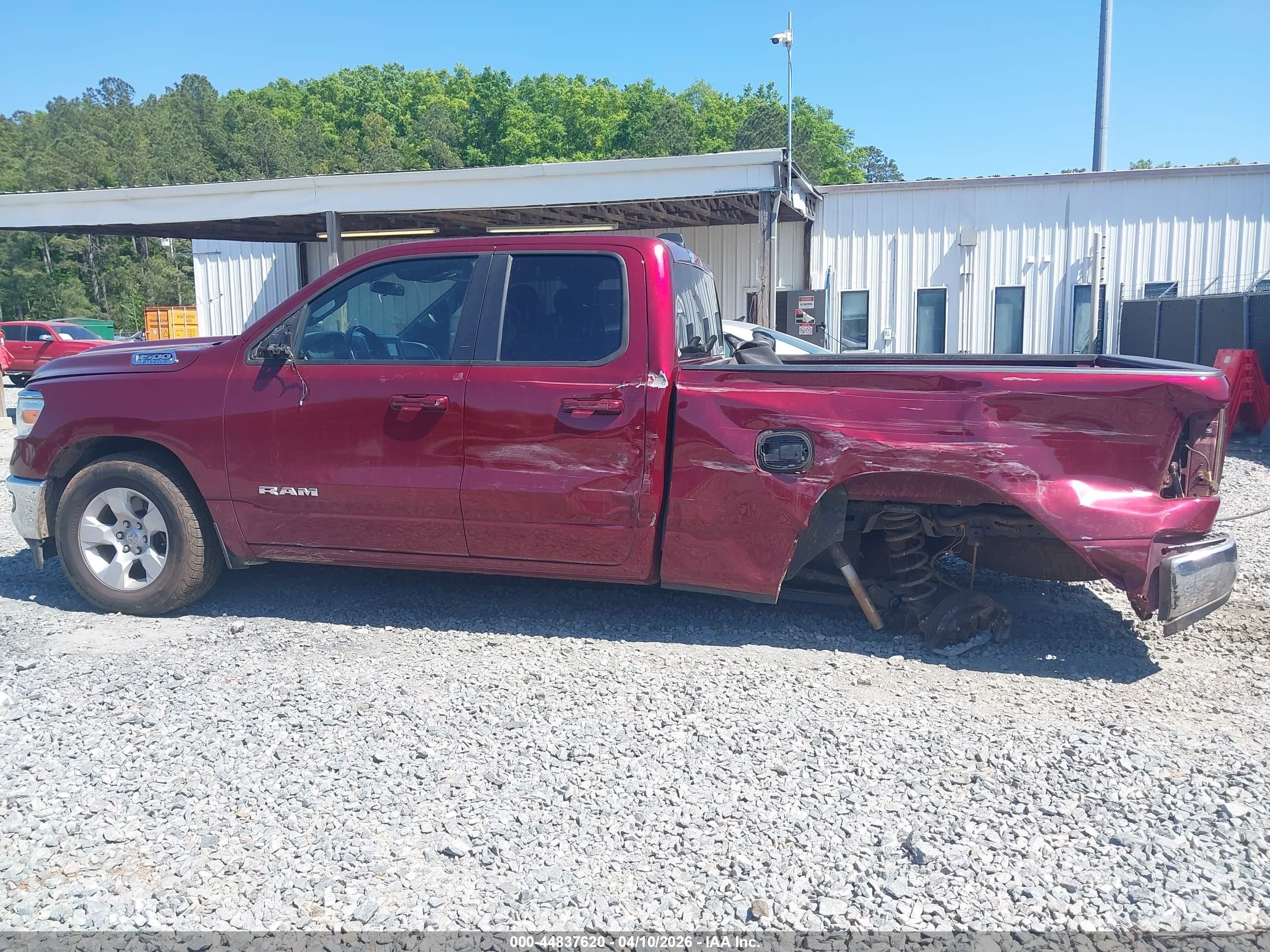 2021 Ram 1500 Big Horn  4x4 6'4 Box Red vin: 1C6RRFBG9MN741273