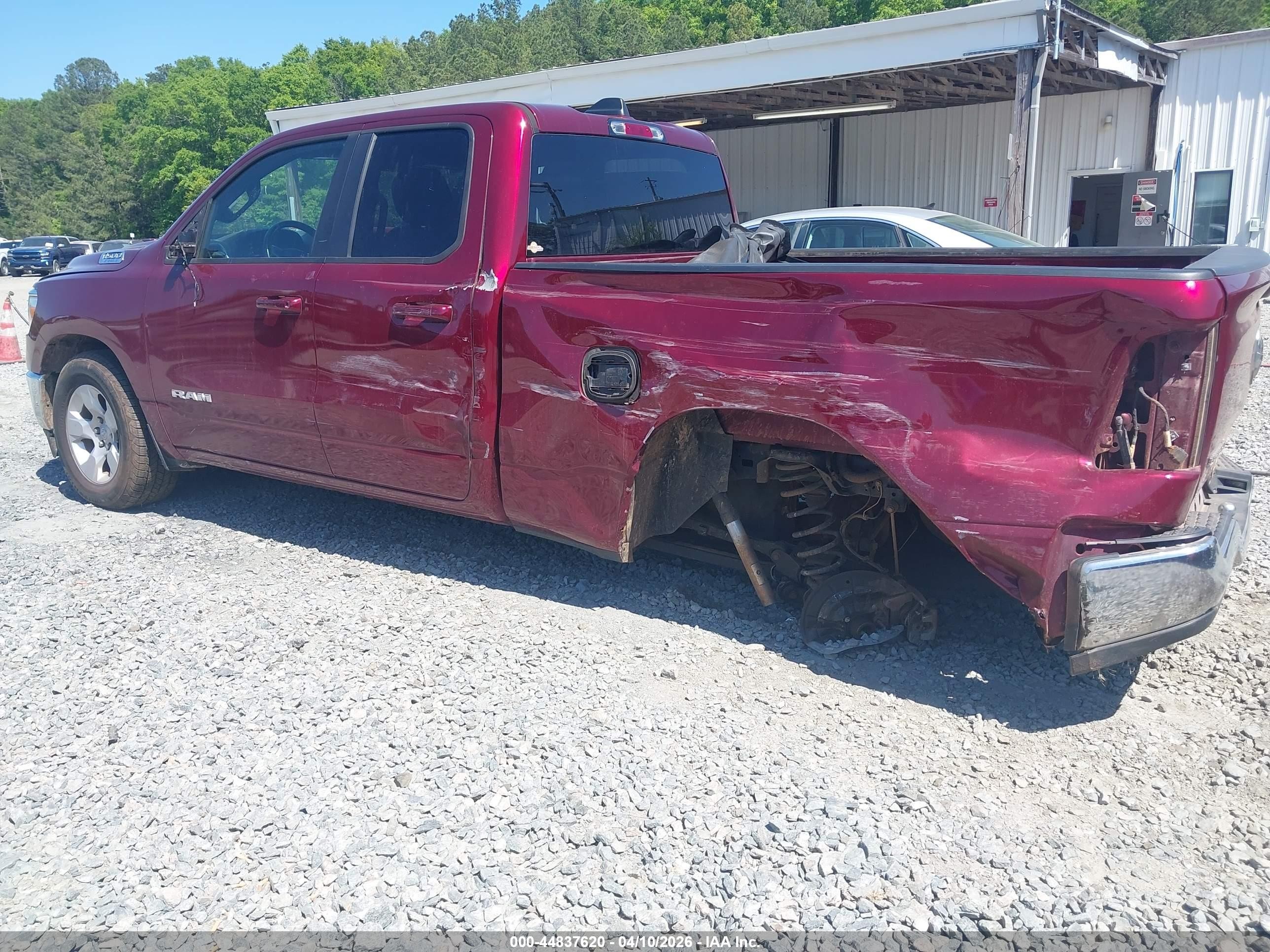 2021 Ram 1500 Big Horn  4x4 6'4 Box Red vin: 1C6RRFBG9MN741273