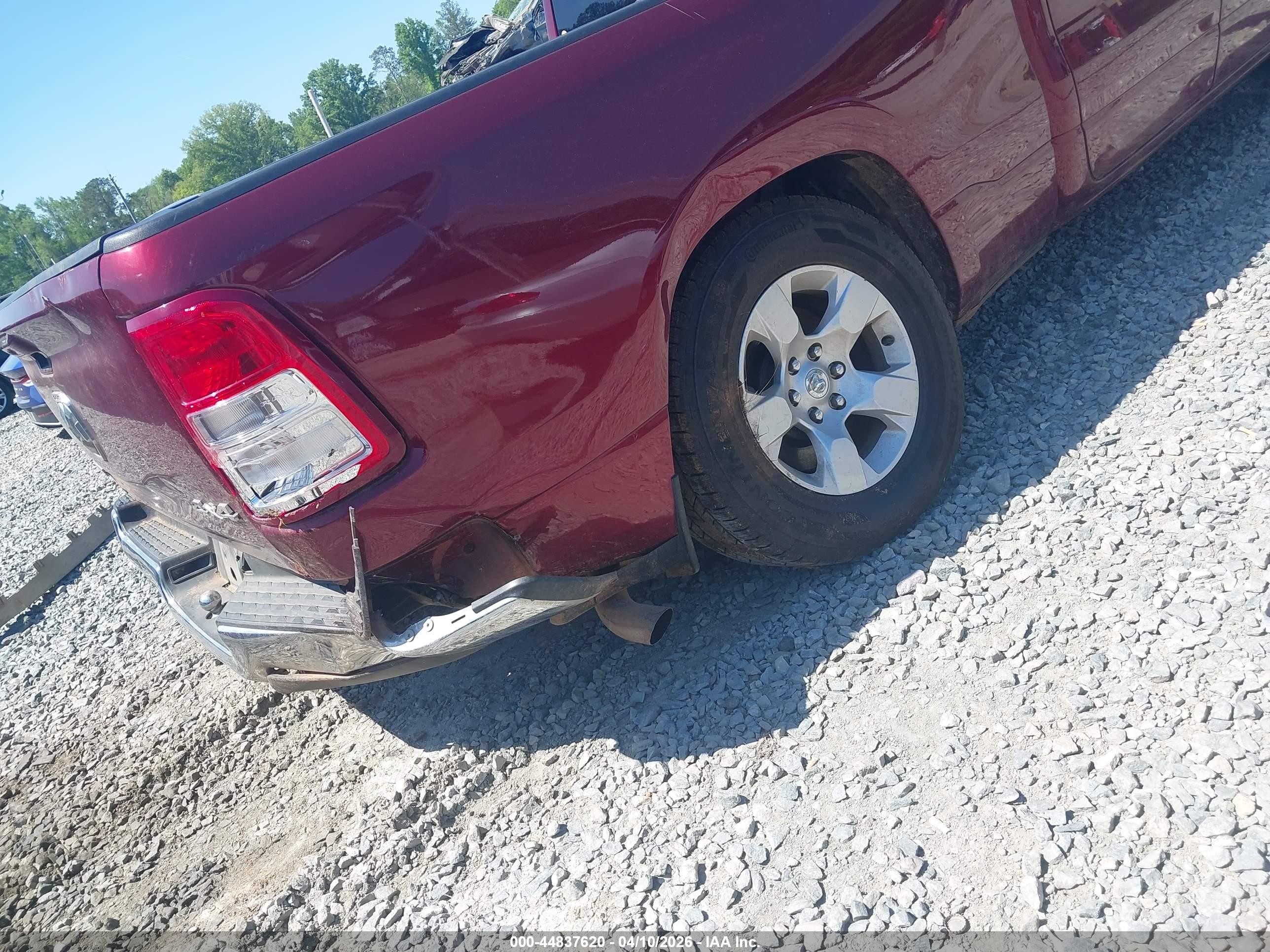 2021 Ram 1500 Big Horn  4x4 6'4 Box Red vin: 1C6RRFBG9MN741273
