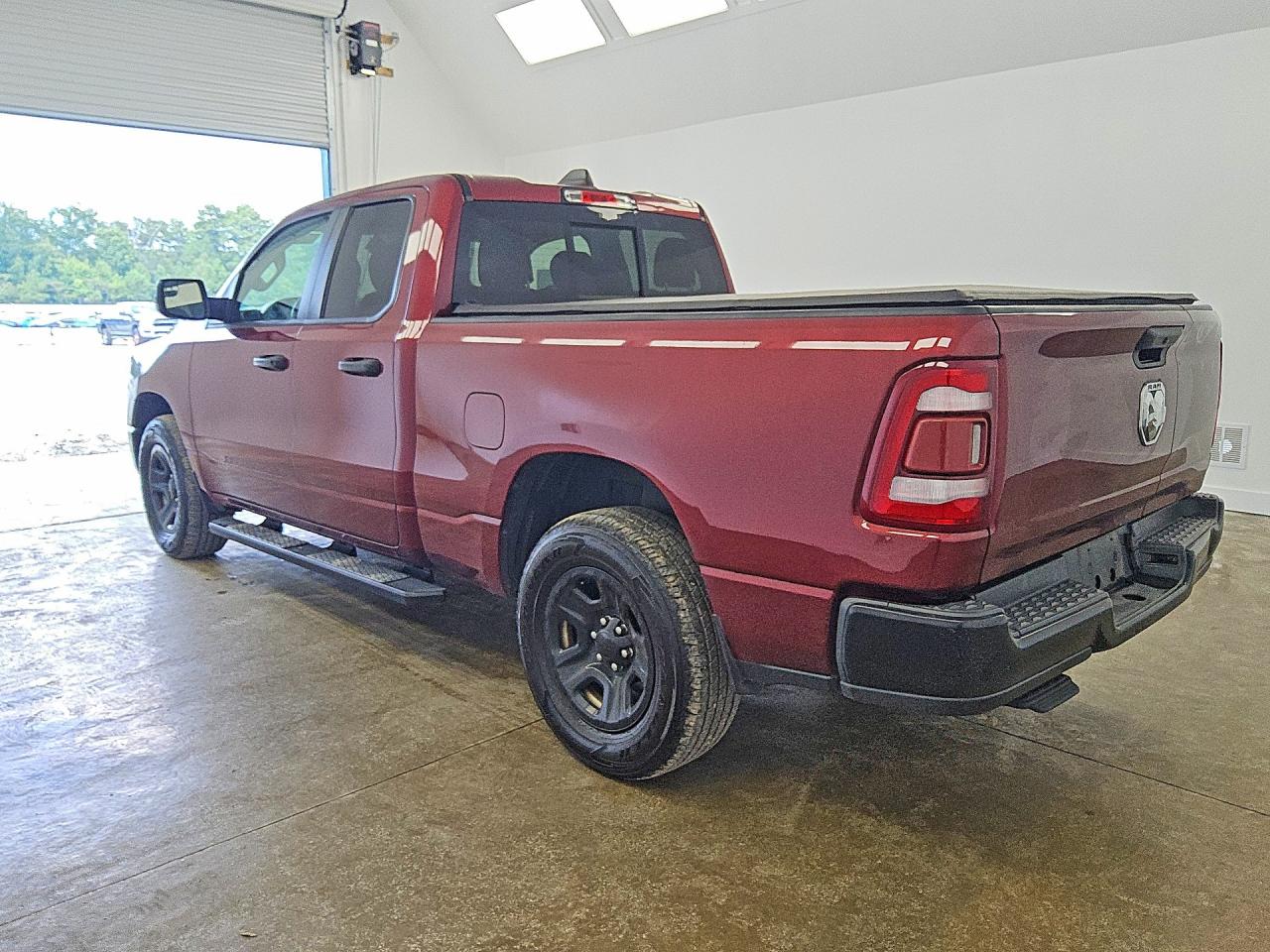 2021 Ram 1500 Tradesman Burgundy vin: 1C6RRFCG3MN714455