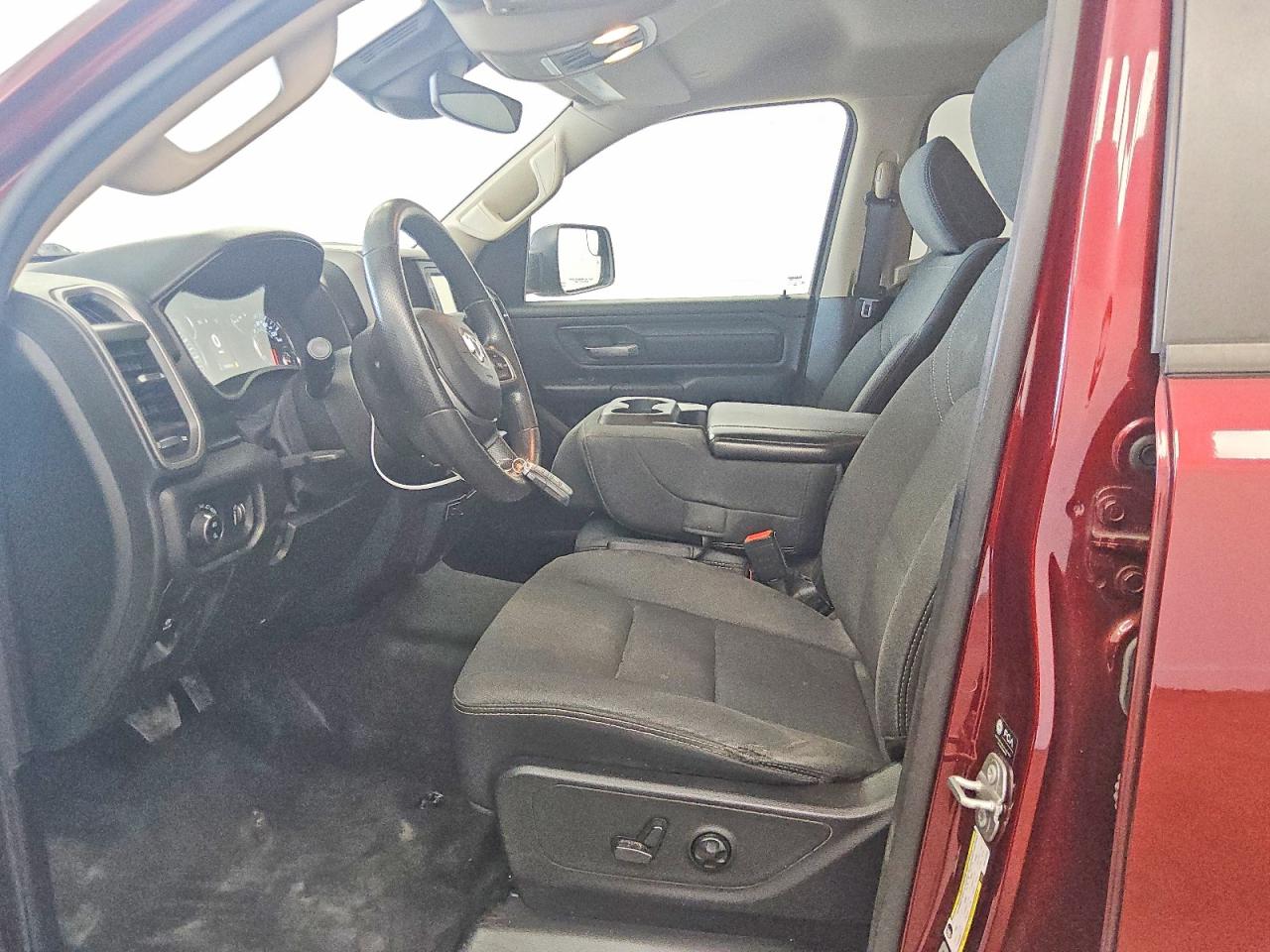 2021 Ram 1500 Tradesman Burgundy vin: 1C6RRFCG3MN714455