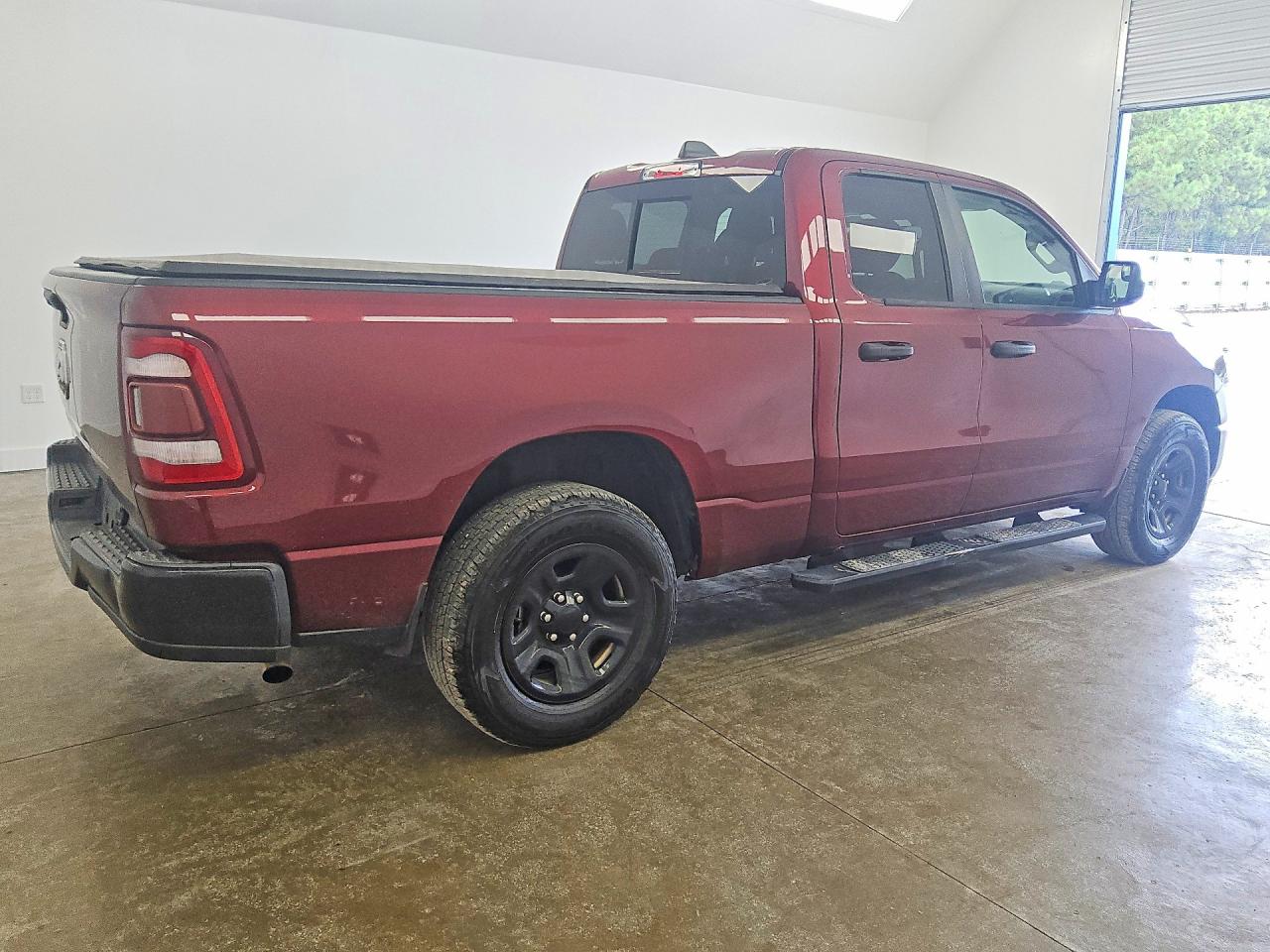 2021 Ram 1500 Tradesman Burgundy vin: 1C6RRFCG3MN714455