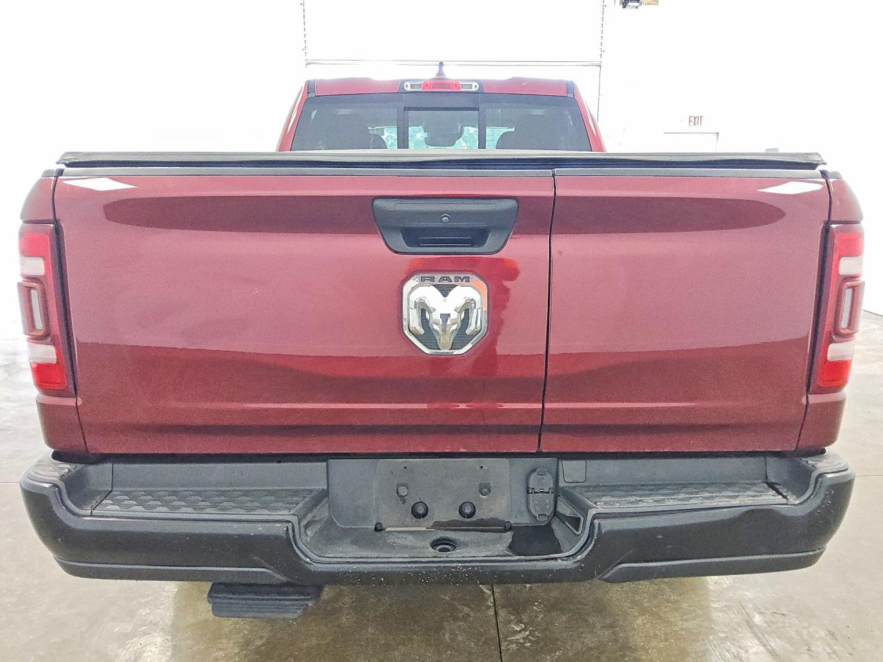 2021 Ram 1500 Tradesman Burgundy vin: 1C6RRFCG3MN714455