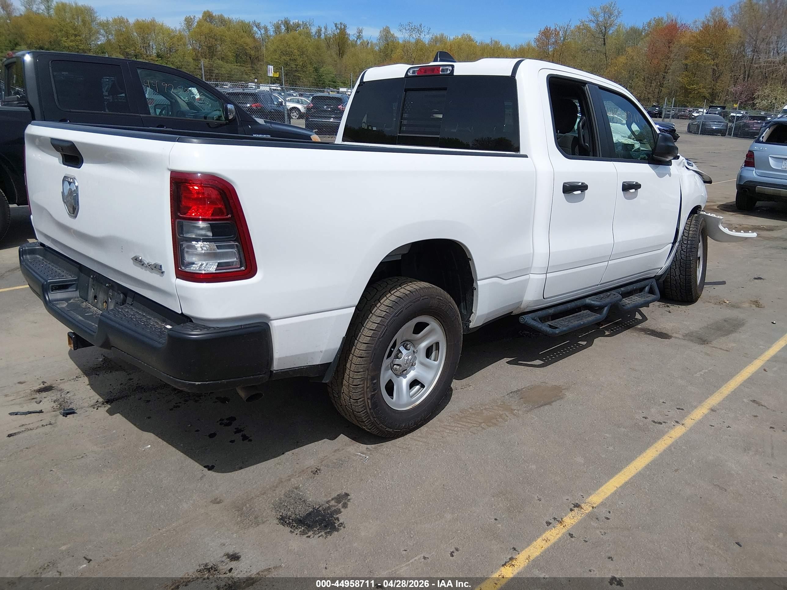 2023 Ram 1500 Tradesman  4x4 6'4 Box Белый vin: 1C6RRFCG9PN668375