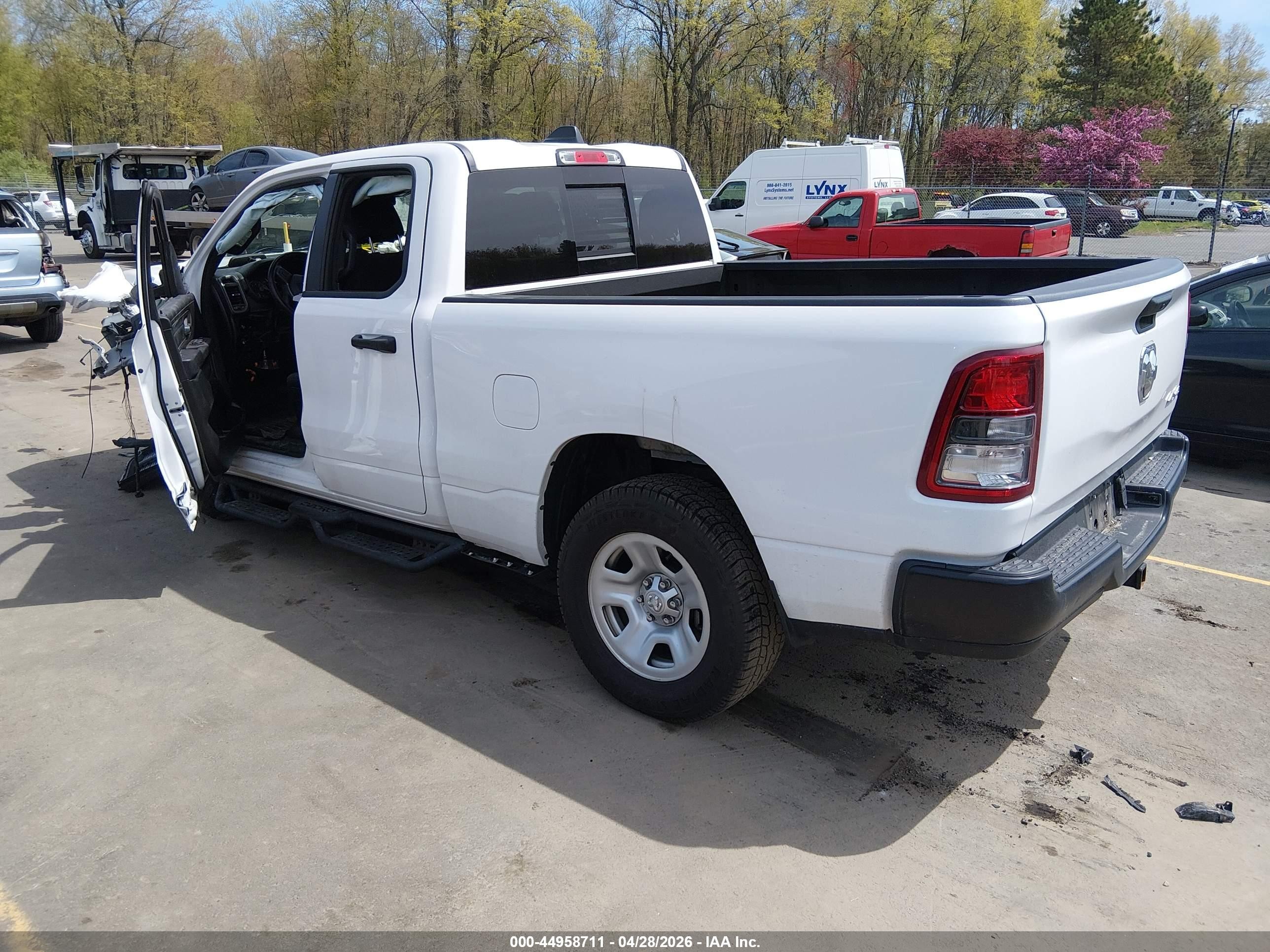 2023 Ram 1500 Tradesman  4x4 6'4 Box Белый vin: 1C6RRFCG9PN668375
