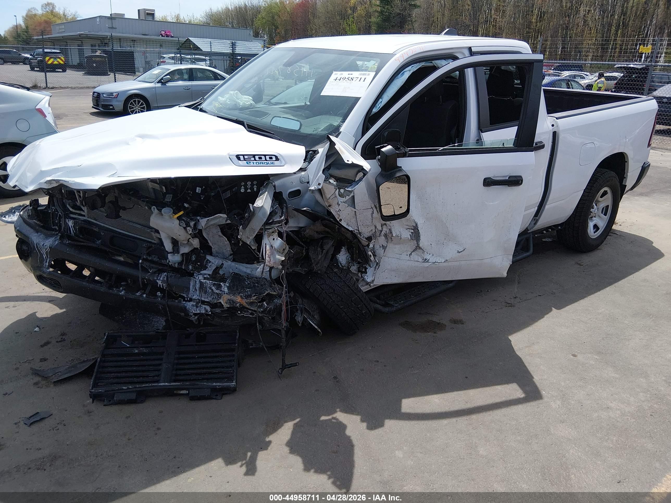 2023 Ram 1500 Tradesman  4x4 6'4 Box Белый vin: 1C6RRFCG9PN668375