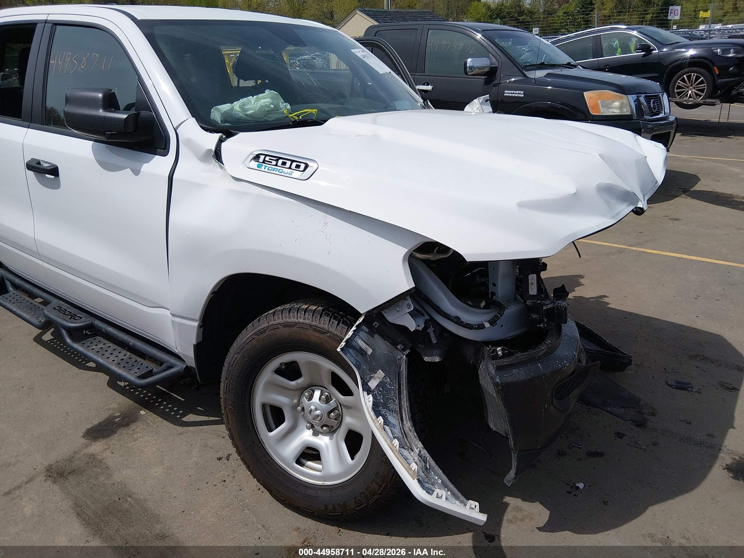 2023 Ram 1500 Tradesman  4x4 6'4 Box Белый vin: 1C6RRFCG9PN668375