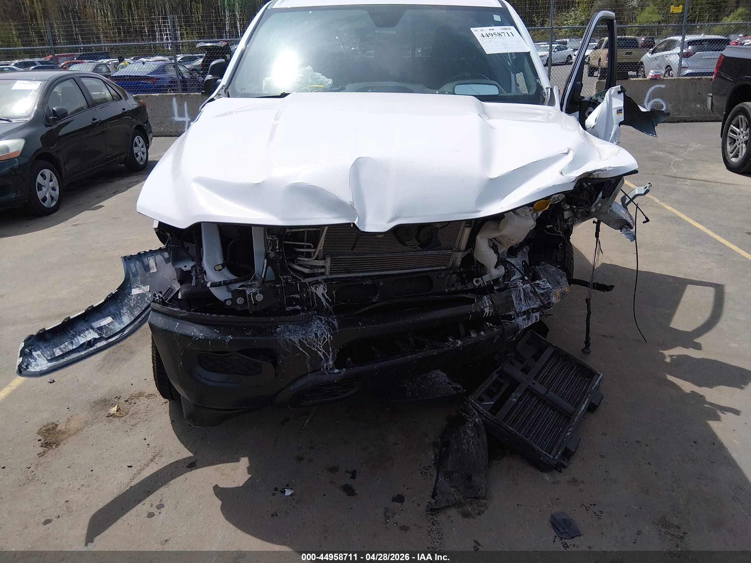 2023 Ram 1500 Tradesman  4x4 6'4 Box Белый vin: 1C6RRFCG9PN668375
