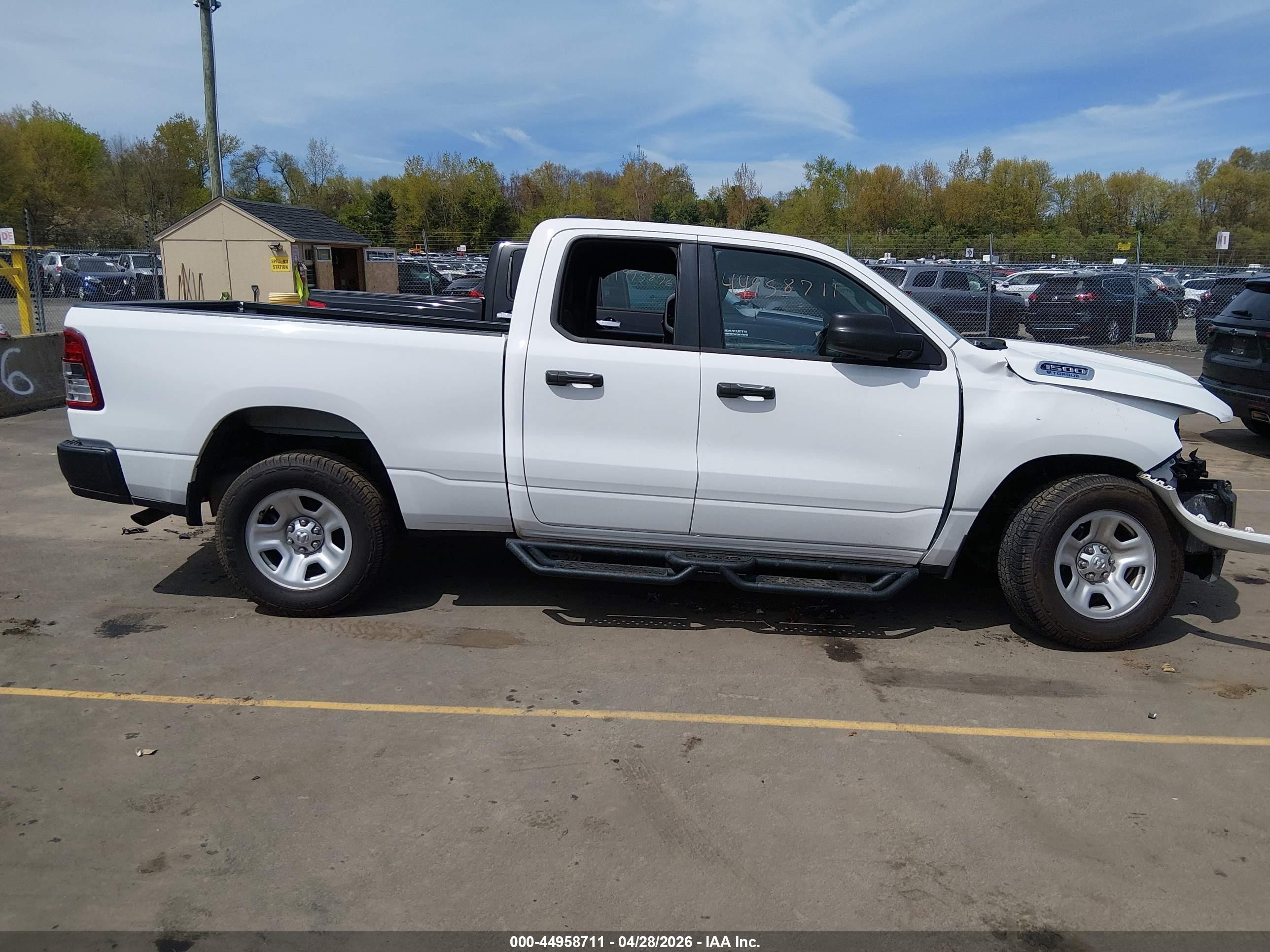2023 Ram 1500 Tradesman  4x4 6'4 Box Белый vin: 1C6RRFCG9PN668375