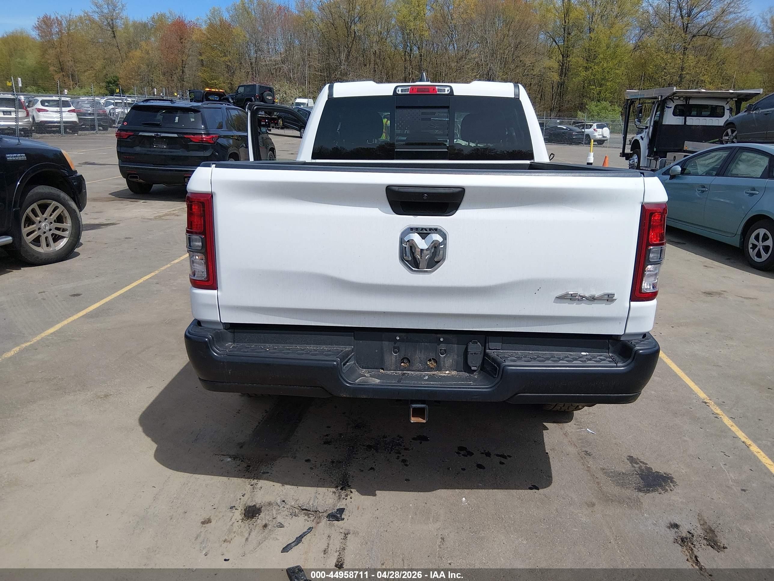 2023 Ram 1500 Tradesman  4x4 6'4 Box Белый vin: 1C6RRFCG9PN668375