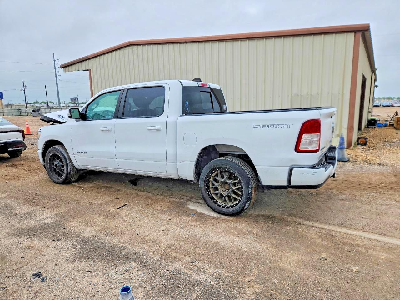 2022 Ram 1500 Big Horn White vin: 1C6RRFFG2NN445099
