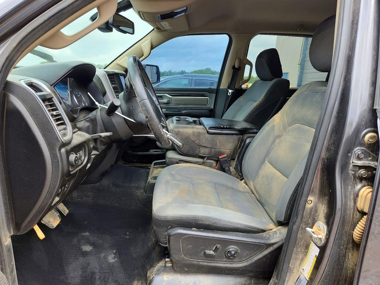 2019 Ram 1500 Big Horn Charcoal vin: 1C6RRFFG4KN737669