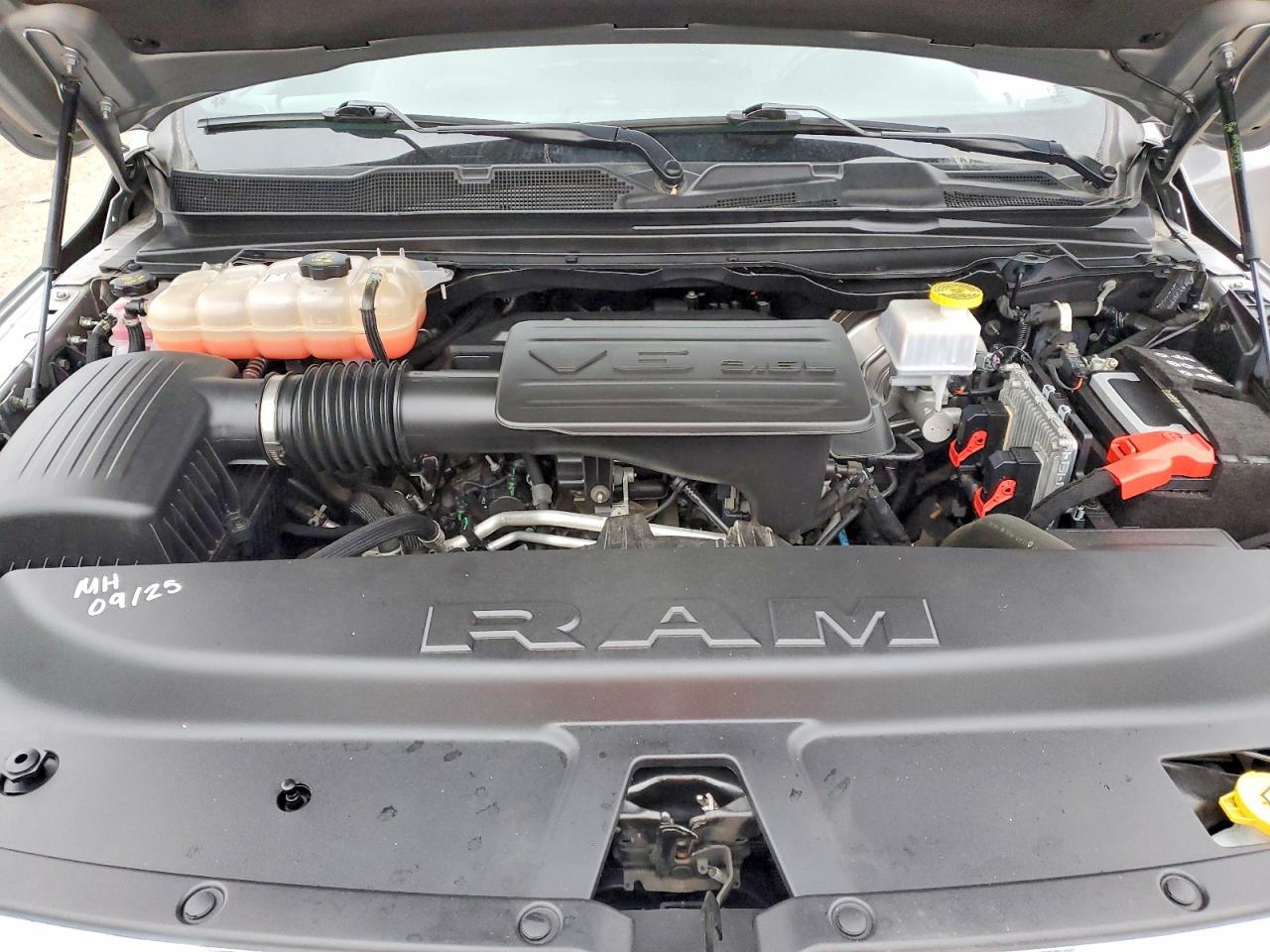 2022 Ram 1500 Big Horn/lone Star Серебряный vin: 1C6RRFFG6NN238361