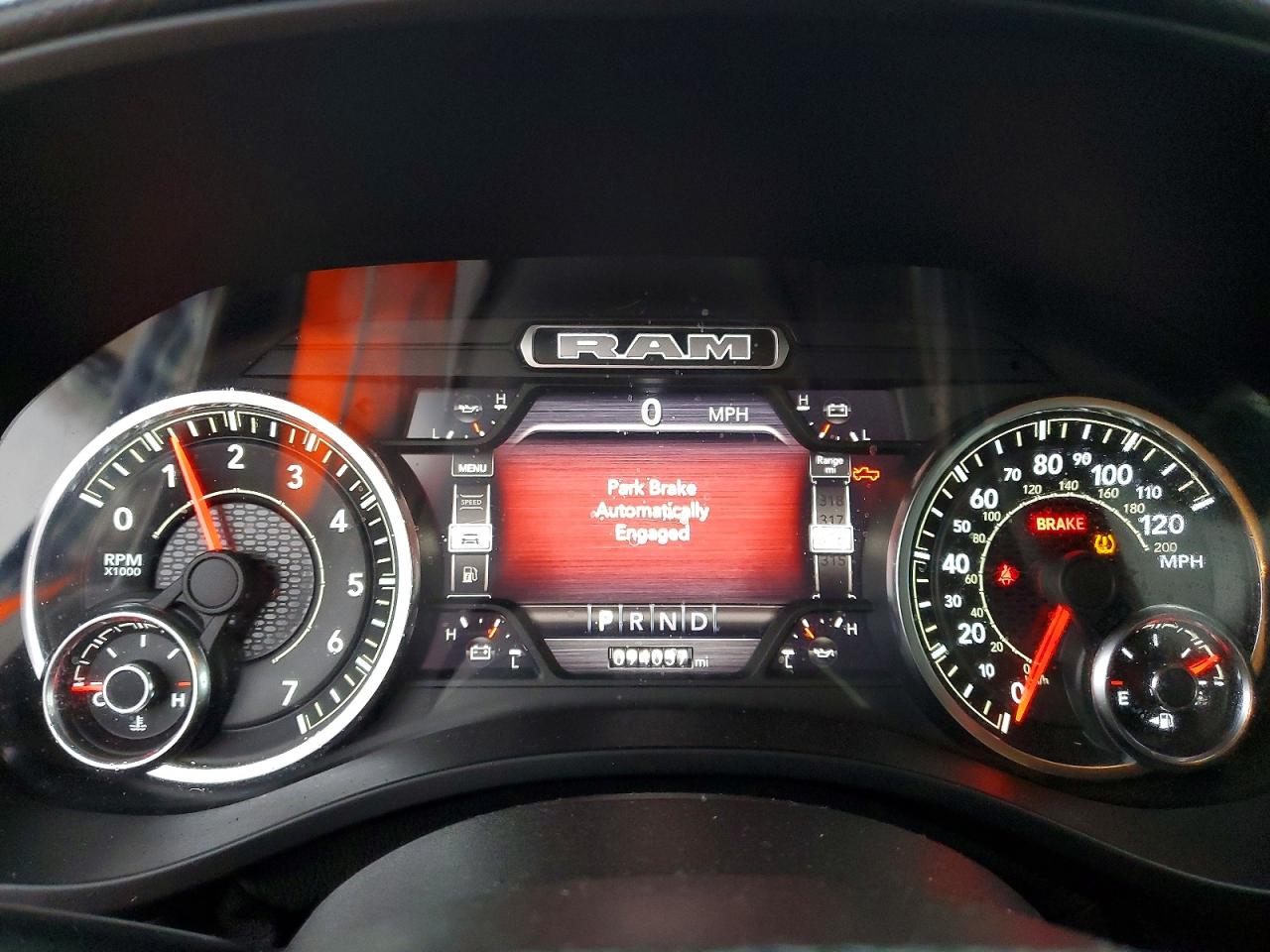 2022 Ram 1500 Big Horn/lone Star Серебряный vin: 1C6RRFFG6NN238361