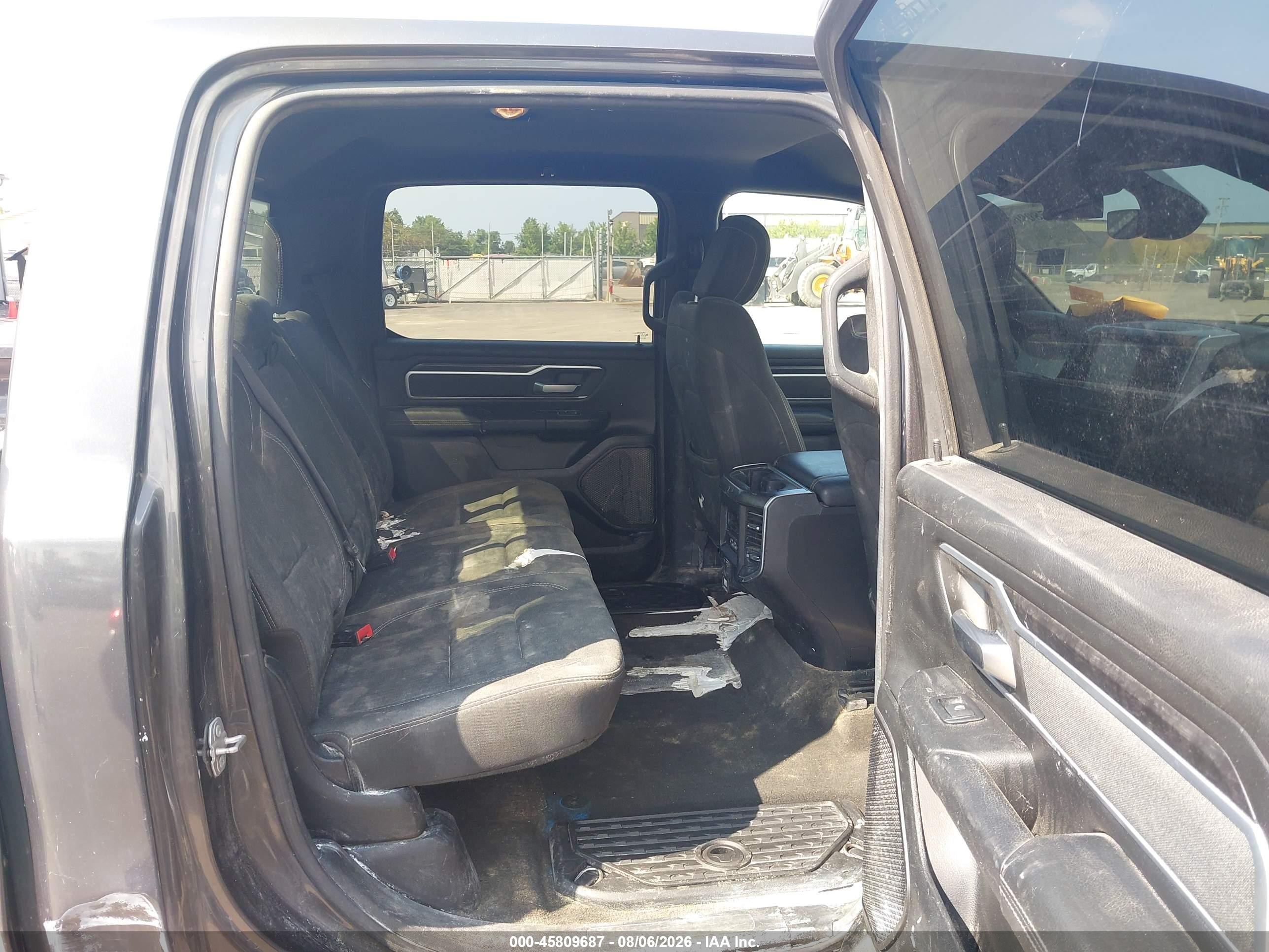 2020 Ram 1500 Big Horn  4x4 5'7 Box Gray vin: 1C6RRFFG8LN101922