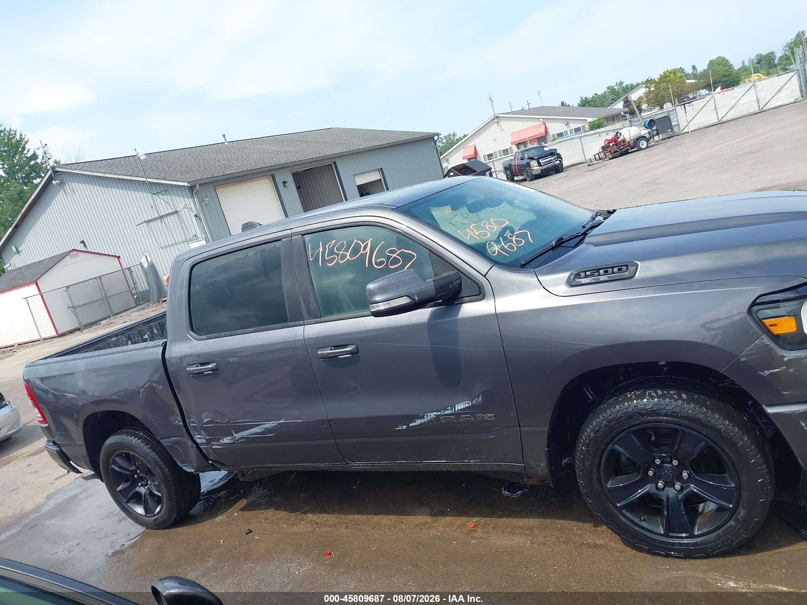 2020 Ram 1500 Big Horn  4x4 5'7 Box Gray vin: 1C6RRFFG8LN101922