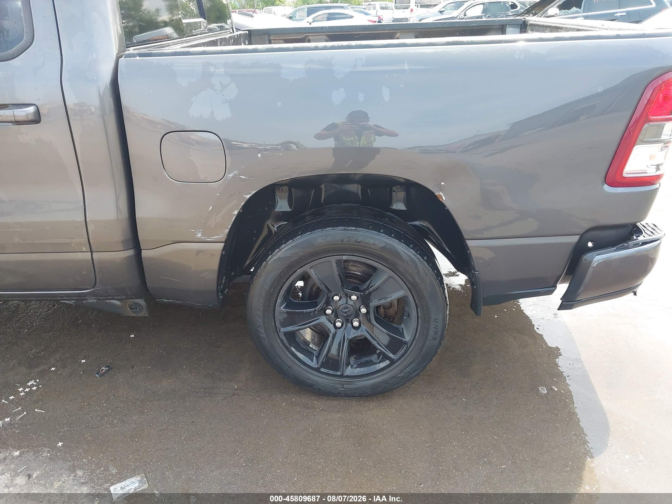 2020 Ram 1500 Big Horn  4x4 5'7 Box Gray vin: 1C6RRFFG8LN101922