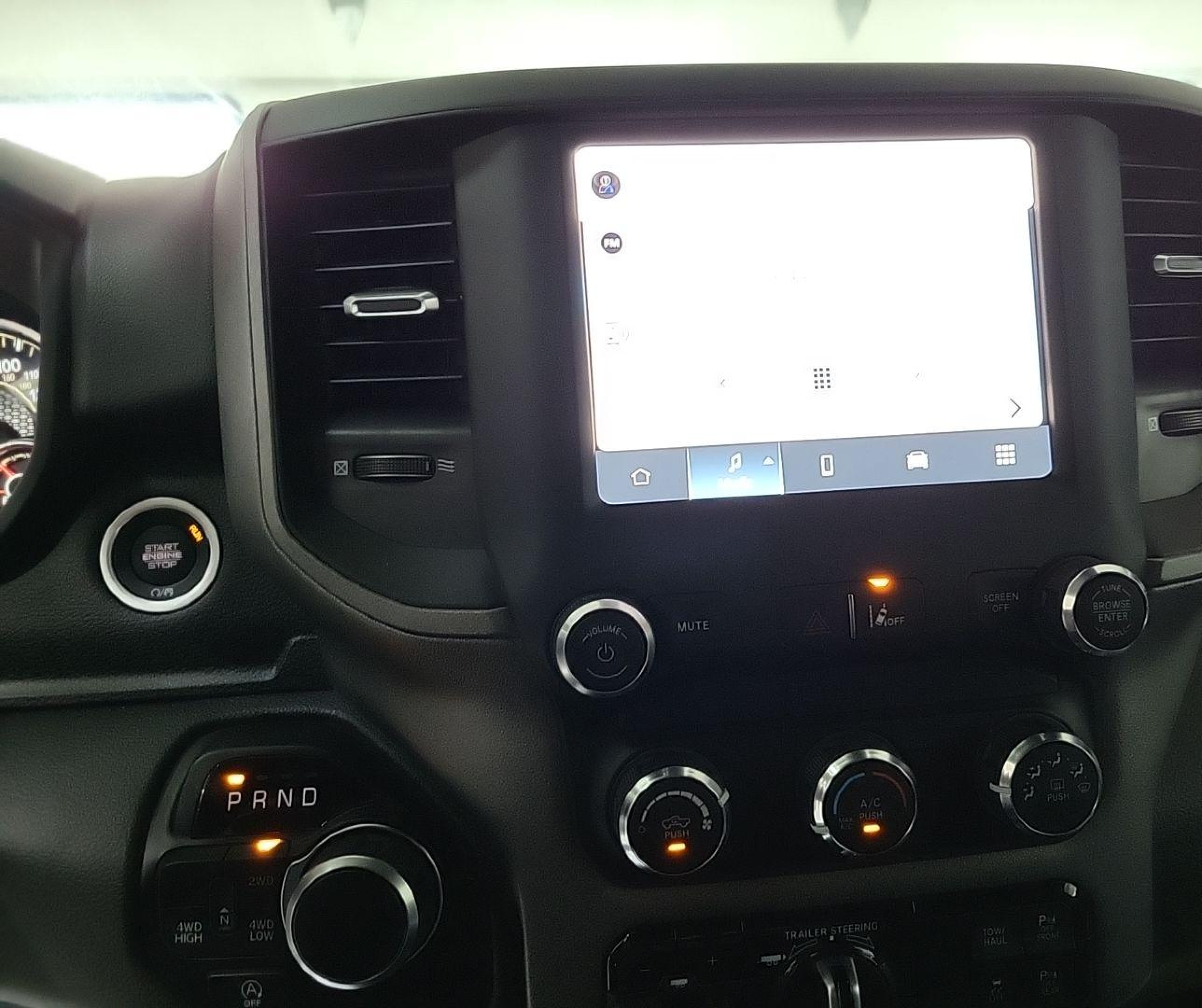 2024 Ram 1500 Tradesman  4x4 5'7 Box vin: 1C6RRFGG9RN221915
