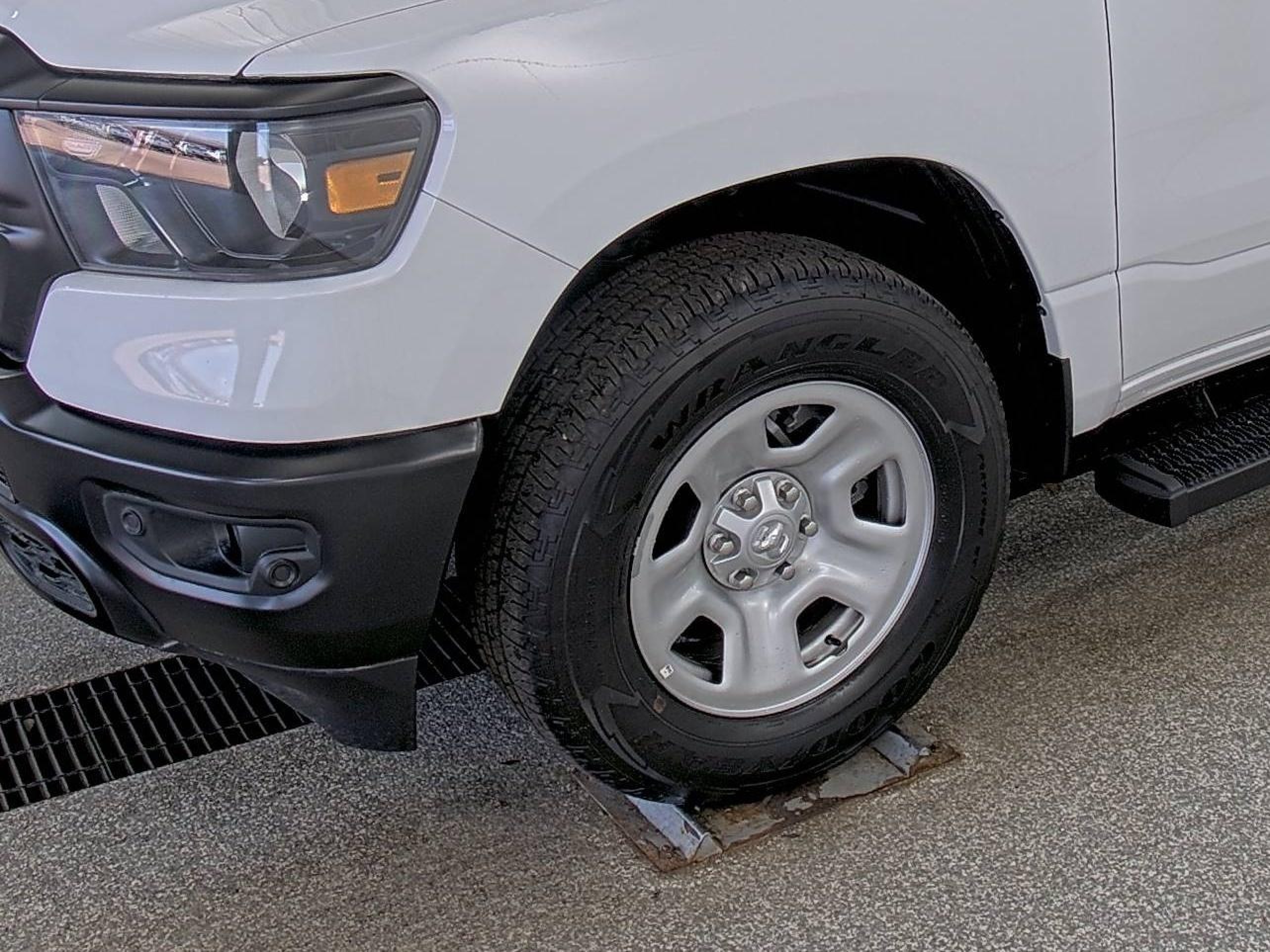 2024 Ram 1500 Tradesman  4x4 5'7 Box vin: 1C6RRFGG9RN221915