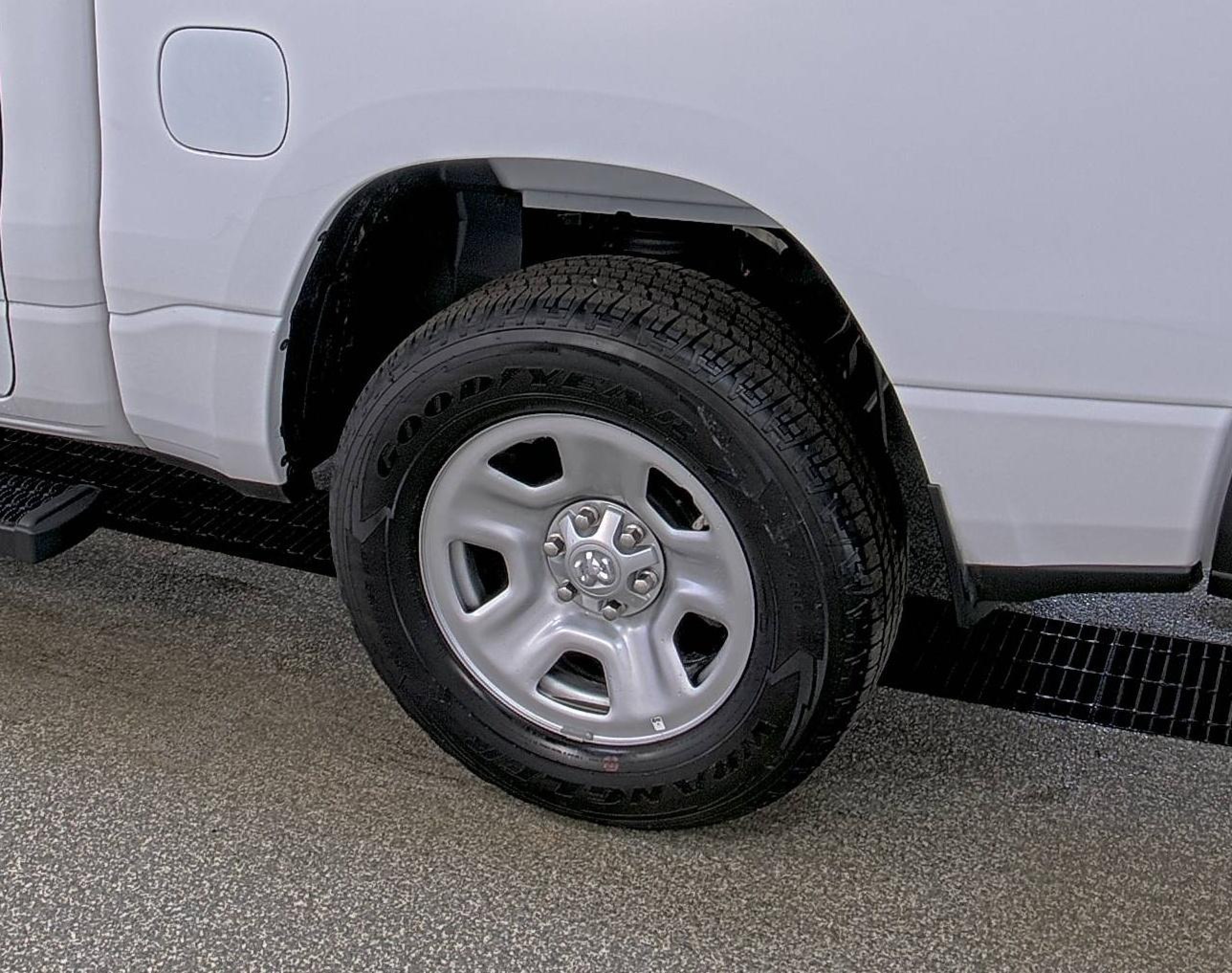 2024 Ram 1500 Tradesman  4x4 5'7 Box vin: 1C6RRFGG9RN221915
