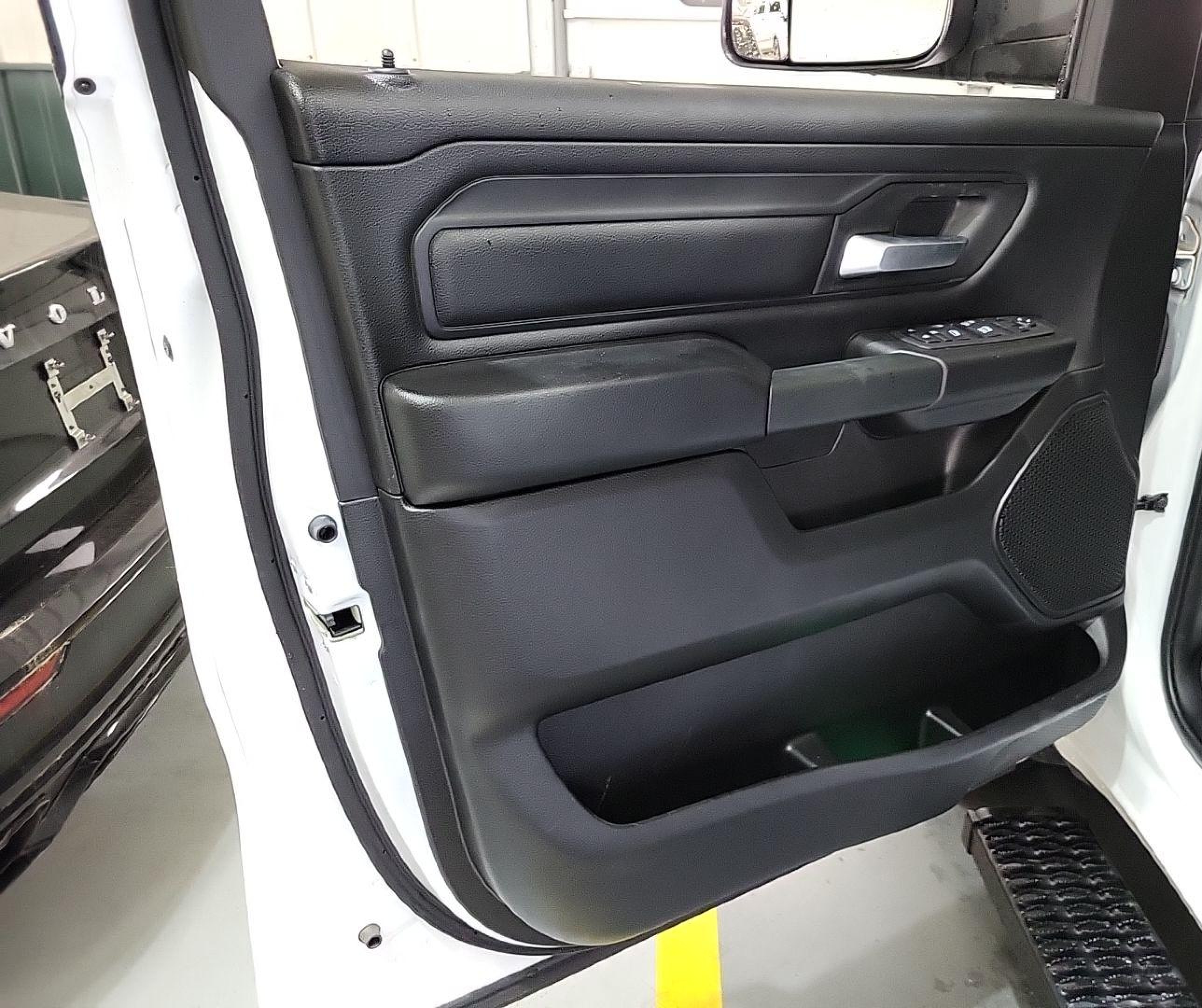 2024 Ram 1500 Tradesman  4x4 5'7 Box vin: 1C6RRFGG9RN221915