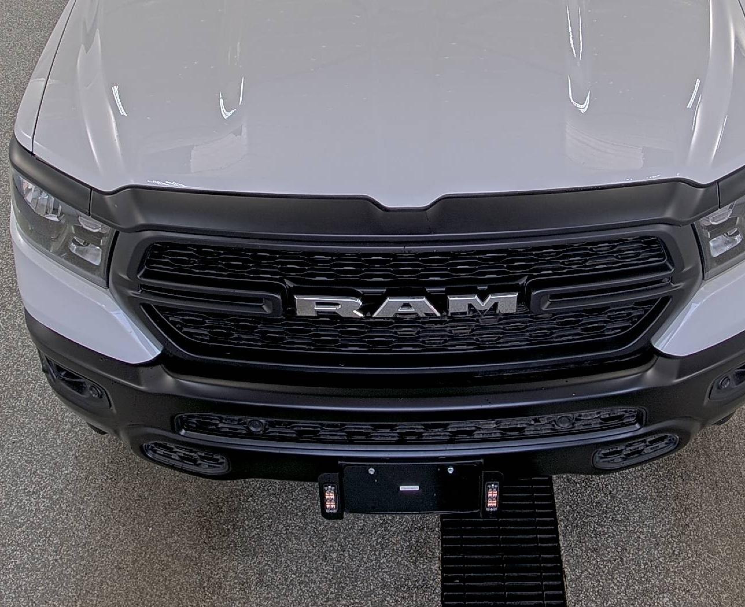 2024 Ram 1500 Tradesman  4x4 5'7 Box vin: 1C6RRFGG9RN221915