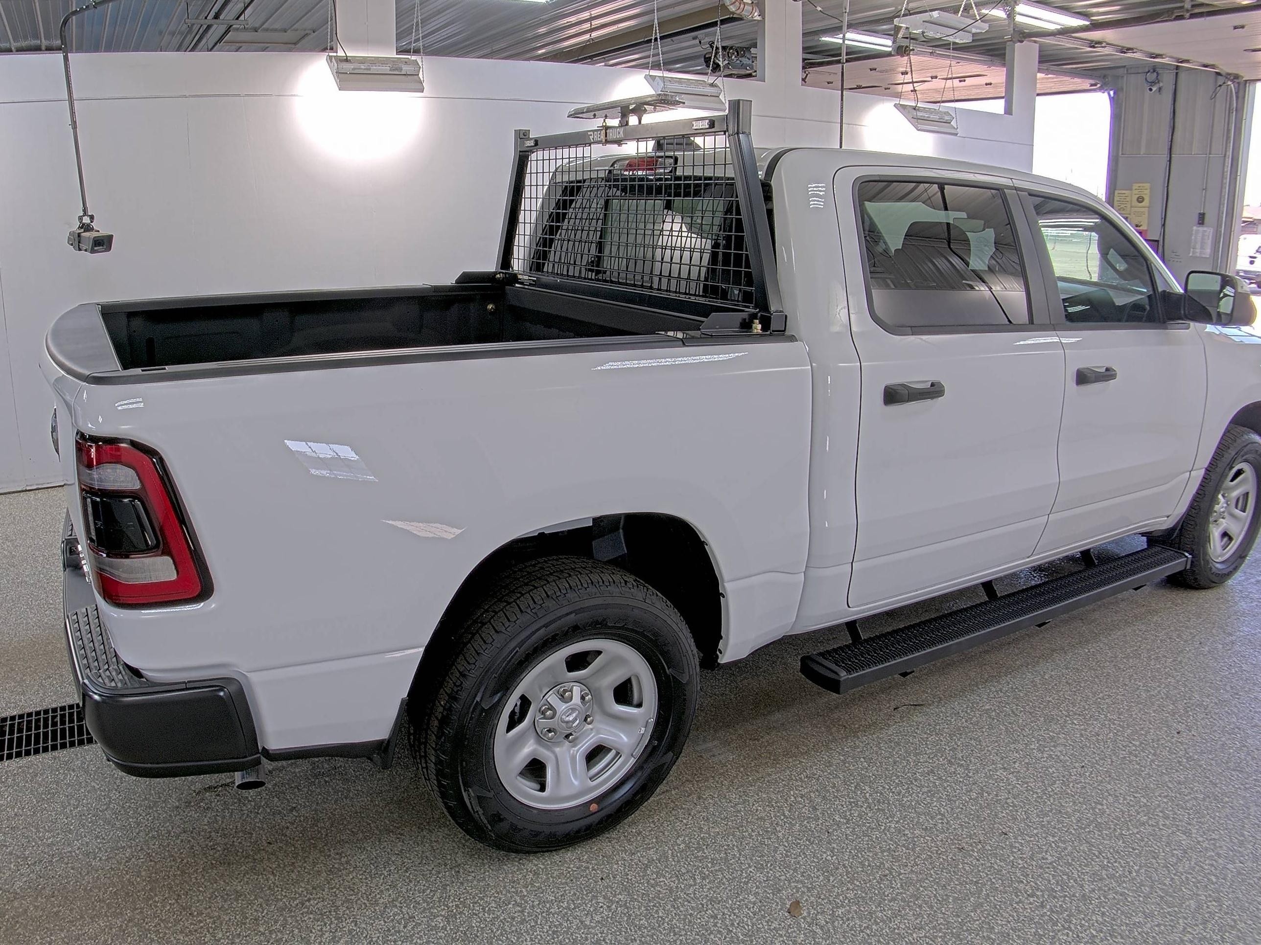 2024 Ram 1500 Tradesman  4x4 5'7 Box vin: 1C6RRFGG9RN221915
