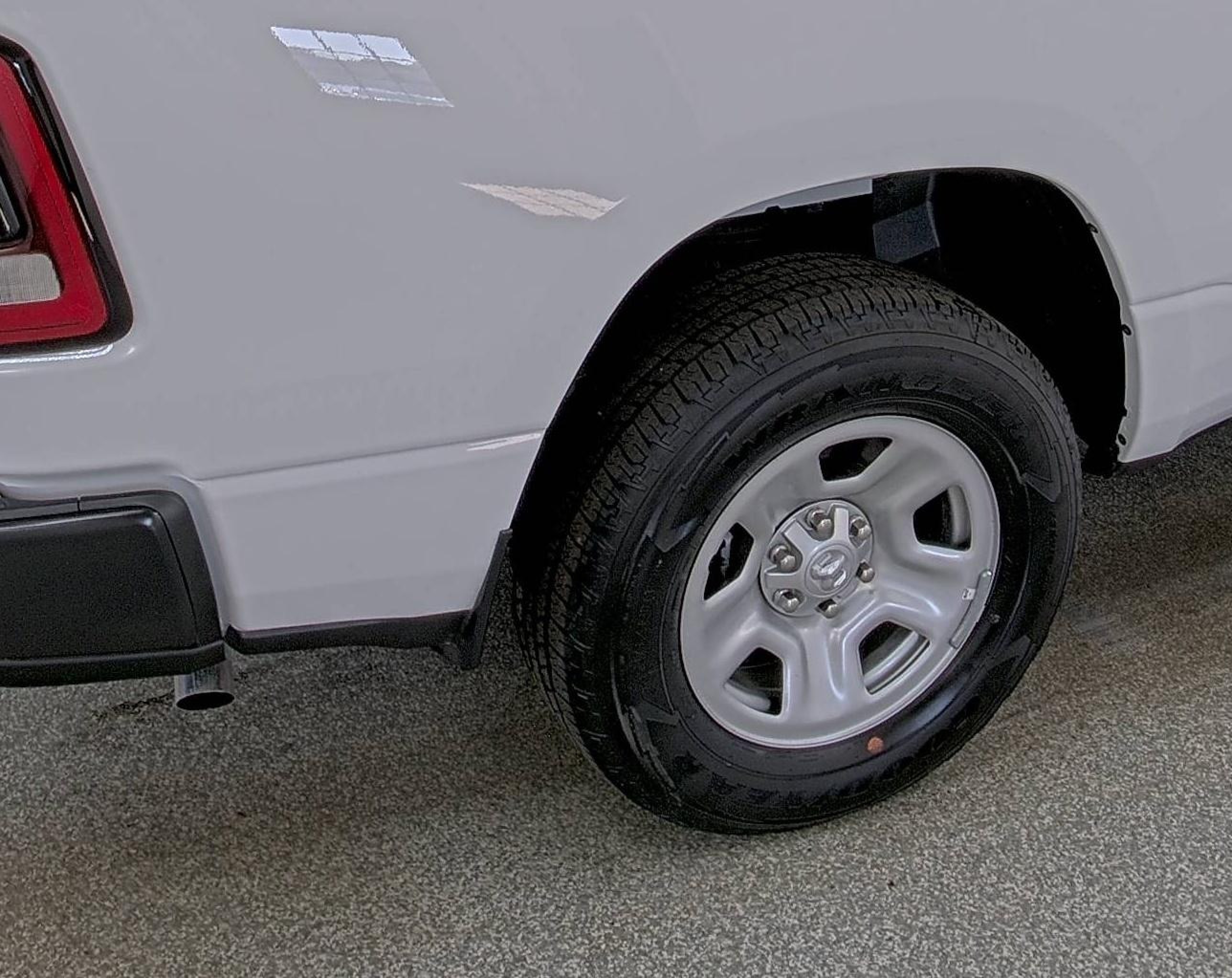 2024 Ram 1500 Tradesman  4x4 5'7 Box vin: 1C6RRFGG9RN221915
