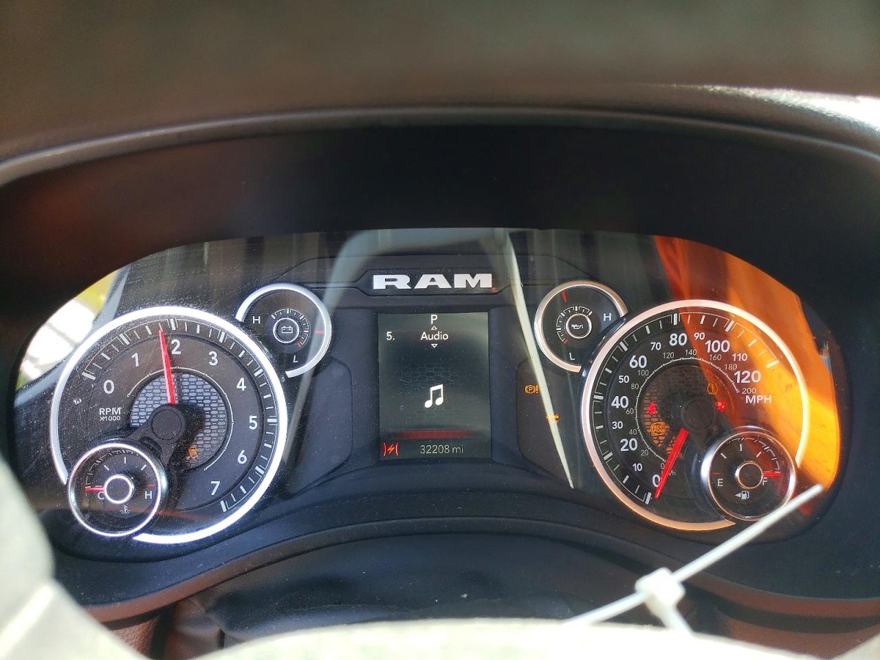 2025 Ram 1500 Tradesman White vin: 1C6SRECGXSN569875