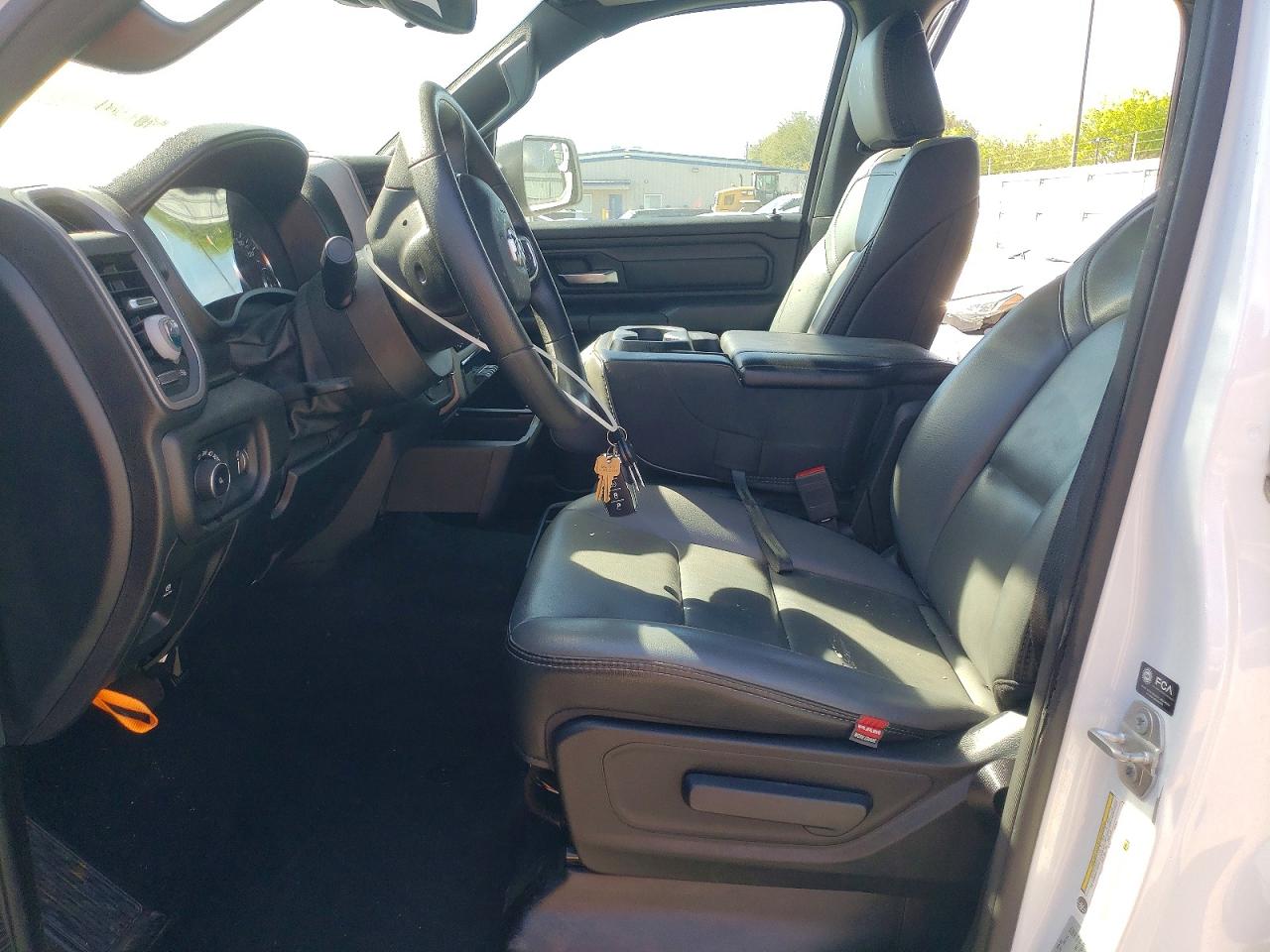 2025 Ram 1500 Tradesman White vin: 1C6SRECGXSN569875
