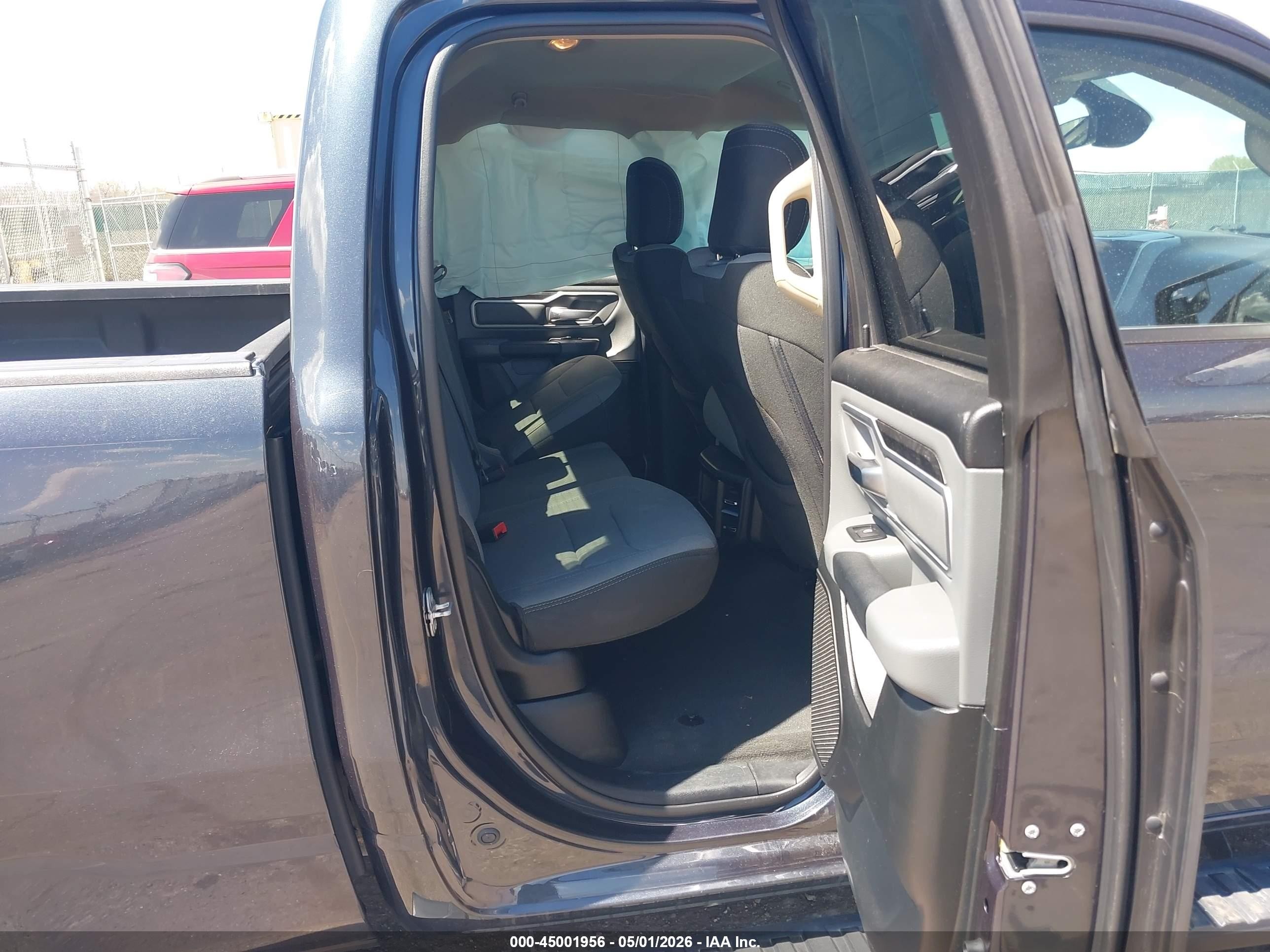 2020 Ram 1500 Big Horn  4x4 6'4 Box Black vin: 1C6SRFBT0LN420316